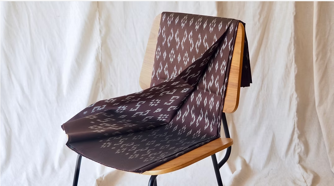 ซิ่น ผ้าไหมมัดหมี่ ไหมบ้าน ขนาด 1x2หลา พื้นสีน้ำตาล รหัส CISP-CT-0612684