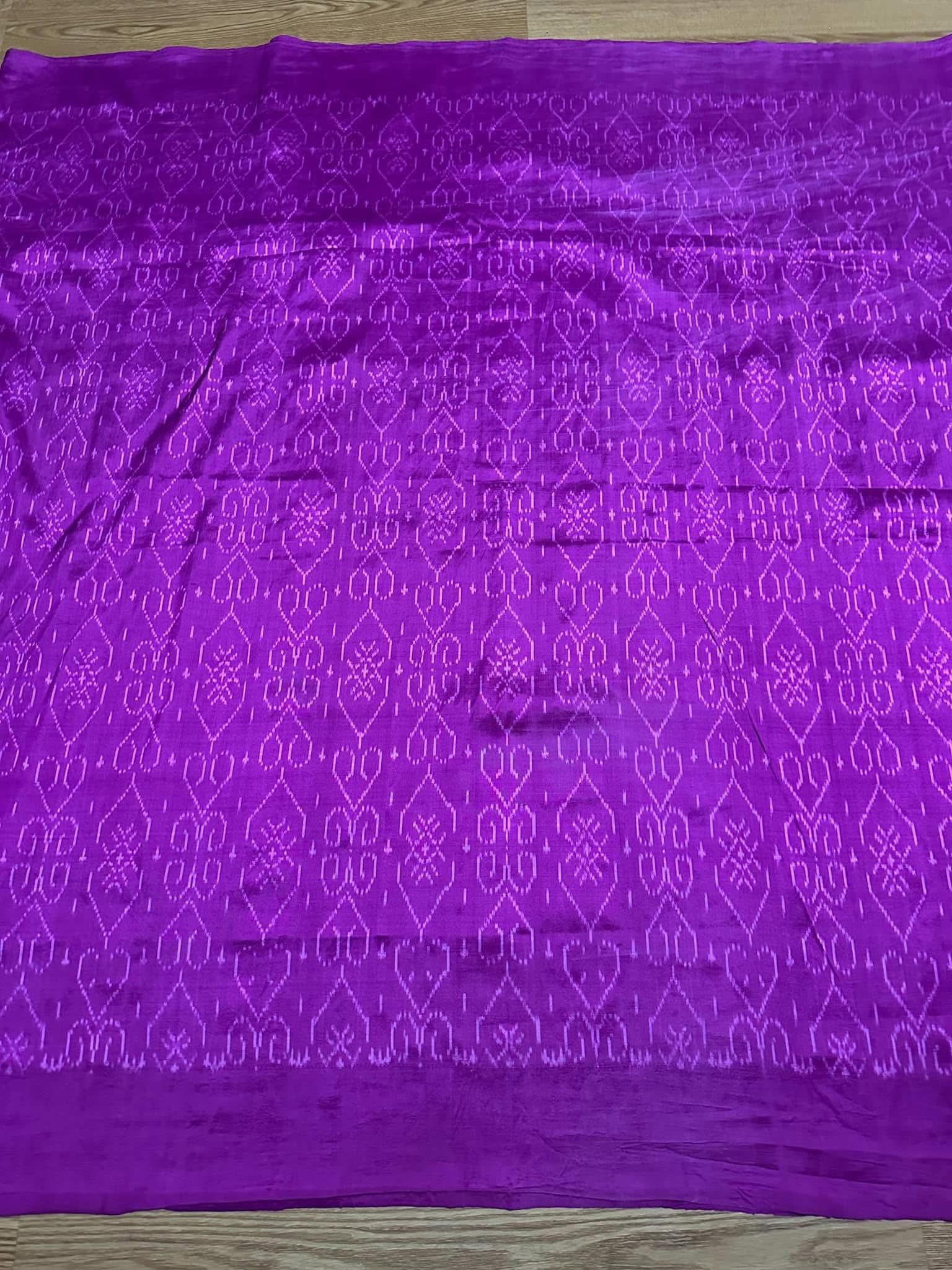 ซิ่น ไหมมัดหมี่ ผ้าปาโตล่า ขนาด 118x225ซม. พื้นสีชมพูม่วง รหัส N9-SIL-051768A17