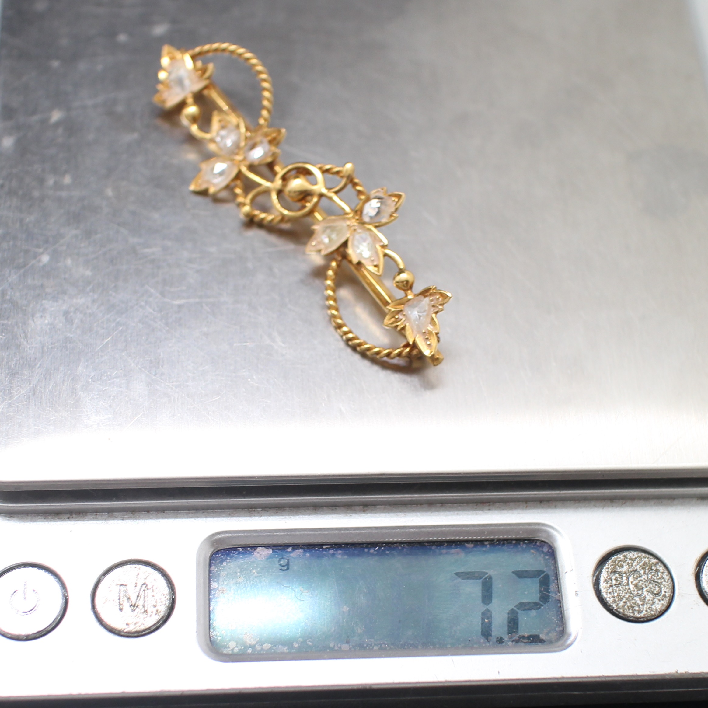 CL25026 เข็มกลัดเพชรซีกดอกไม้ ทองแท้ 90% นน.รวม 7.2 กรัม งานเก่า สวย