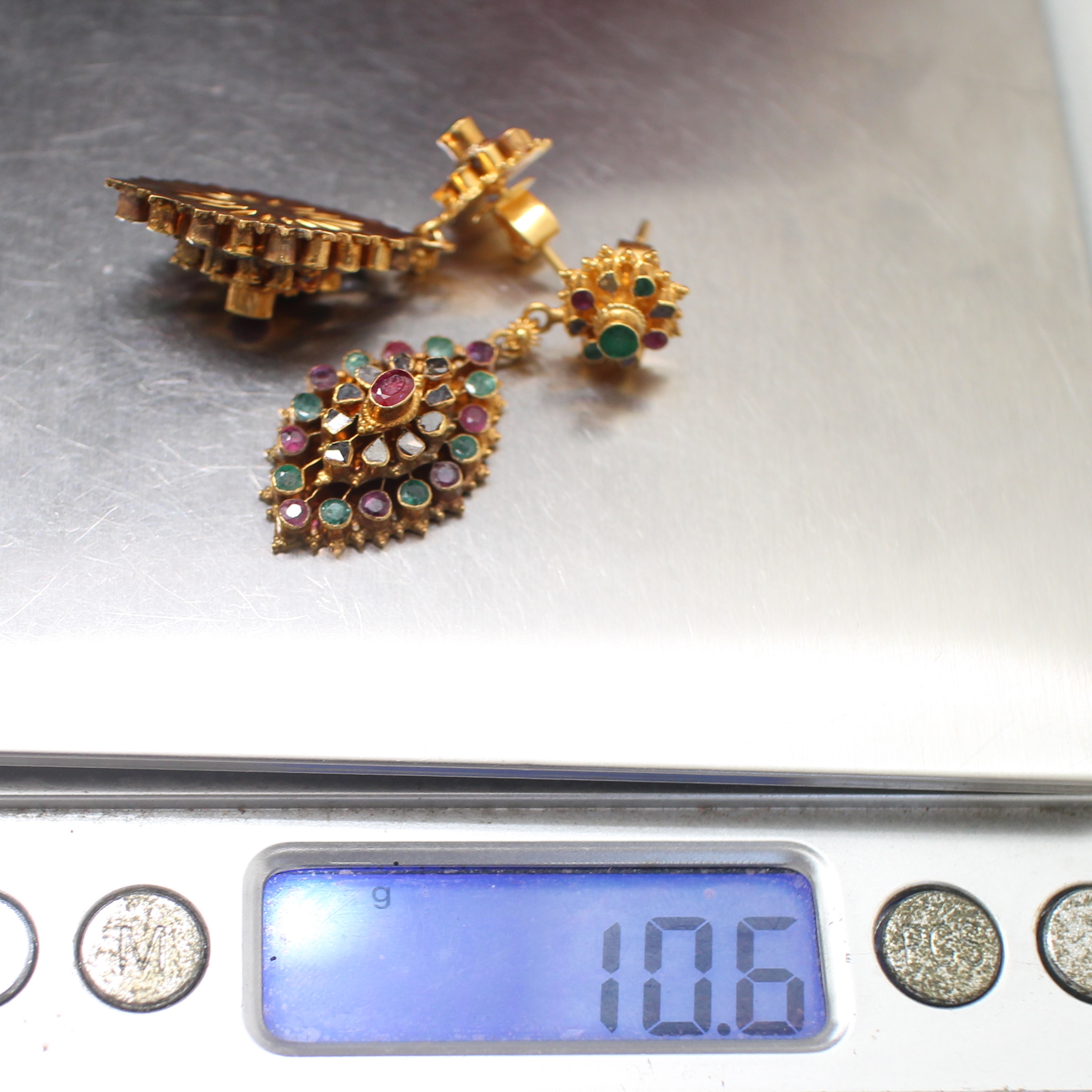 ER25379 ต่างหูสามสีตุ้งติ้ง ทับทิม มรกต เพชรซีก ทองแท้ 90% นน.รวม 10.6 กรัม