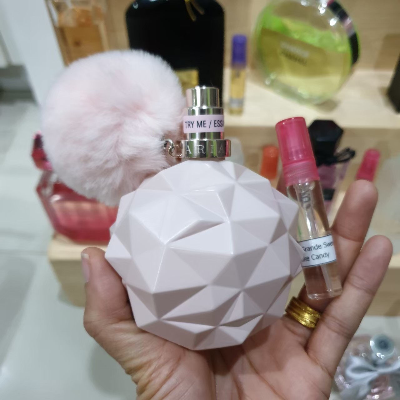 น้ำหอมแท้แบ่งขาย Ariana Grande Sweet Like Candy EDP 💕 💦แบ่ง 💕Travel Size แบบทดลอง