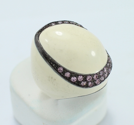 SI0096 แหวนลงยาสีครีมประดับพลอยชมพู เงินแท้ นน.13.9 กรัม size 54