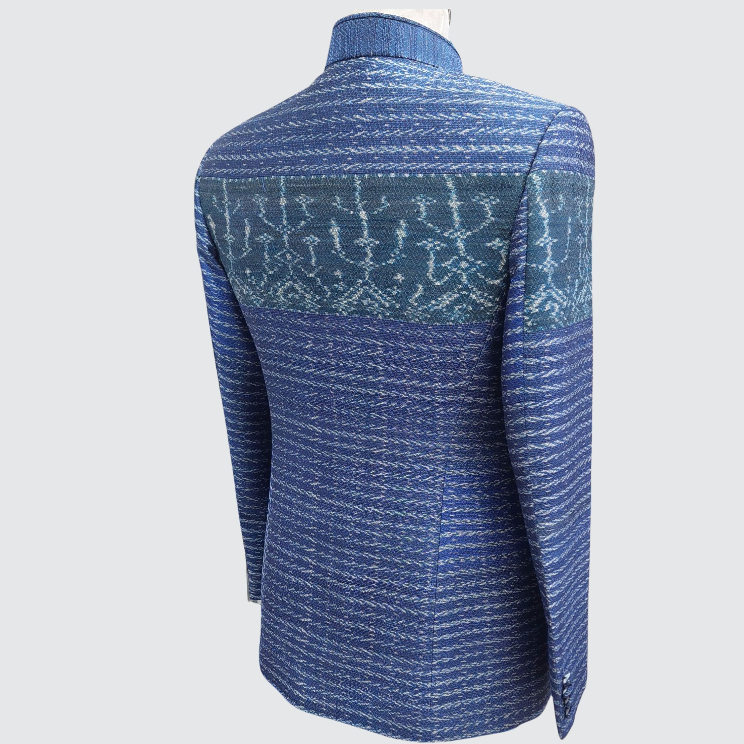 เสื้อพระราชทาน แขนยาว ผ้าไหมมัดหมี่ยกดอก มีหน้านาง | ตัดเย็บตามรูปร่าง | เลือกผ้า ส่งไซส์ได้