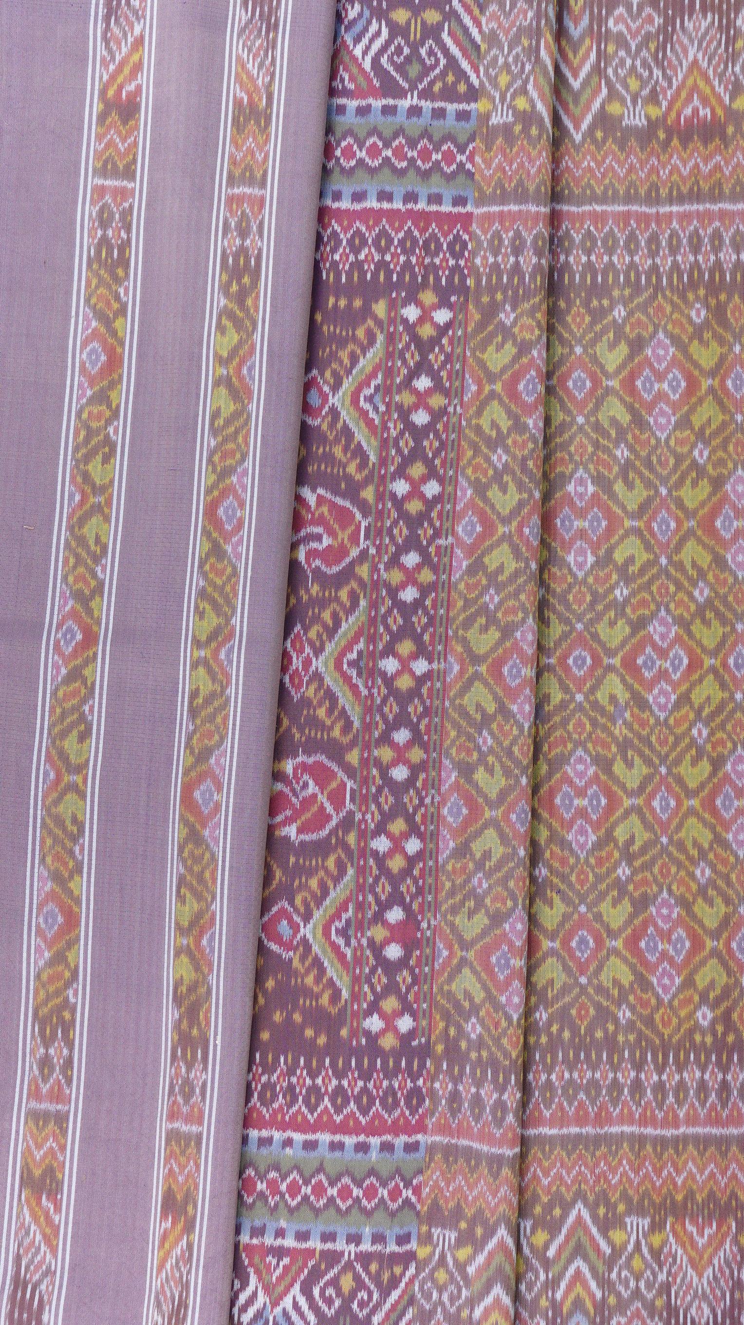 ซิ่น ผ้าไหมมัดหมี่ สีธรรมชาติ 3ตะกอ ทอเหยียบเหาะ มีหน้านาง ชายครุย ขนาด1x2เมตร ลายเต่างอย สีน้ำตาลม่วง รหัส M3P-33-0224688