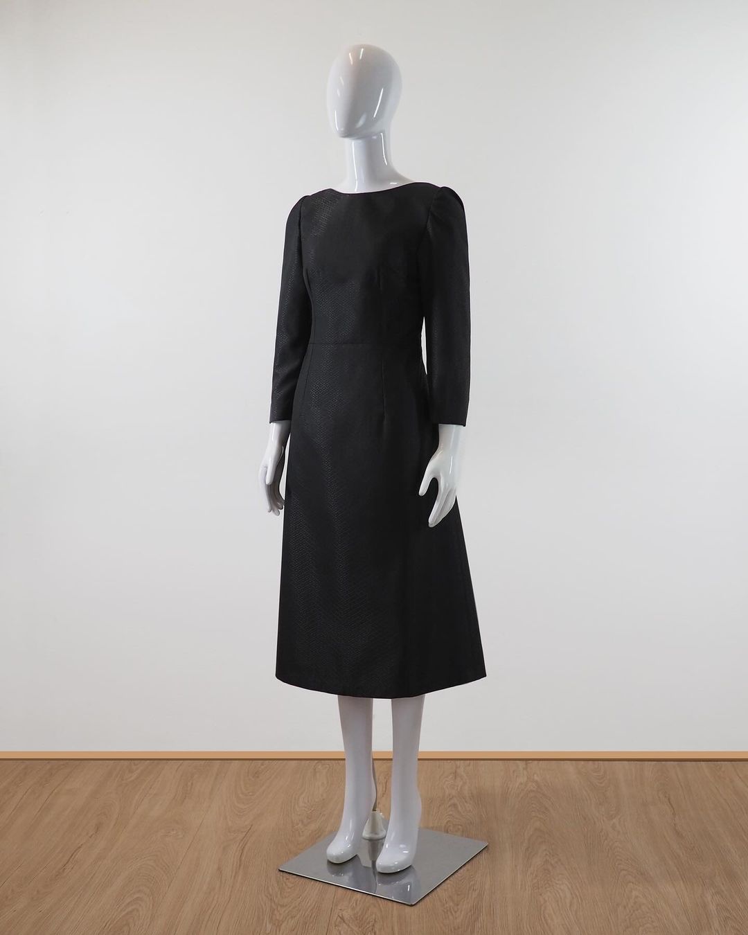 แบบตัดชุด เดรสผ้าไหม (ไม่รวมผ้า) chobmai x JHN รหัส CUT-51-03236710