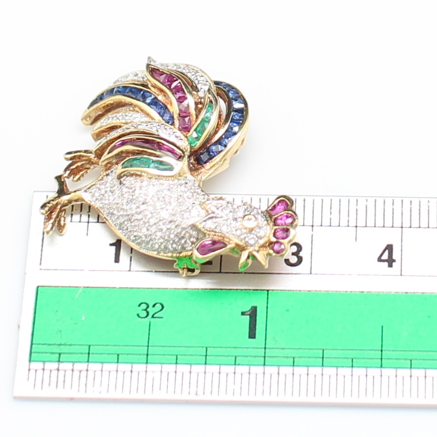 CL25047 เข็มกลัดไก่พลอยหลากสี ประดับเพชรแท้ 0.50 กะรัต ทองแท้ 18k นน.รวม 5.1 กรัม