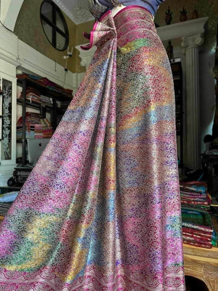 ซิ่น ผ้าปาโตล่า เส้นยืนไหมแท้ ขนาด 114x220ซม. สีคละสี รหัส N9-SIL-GN2