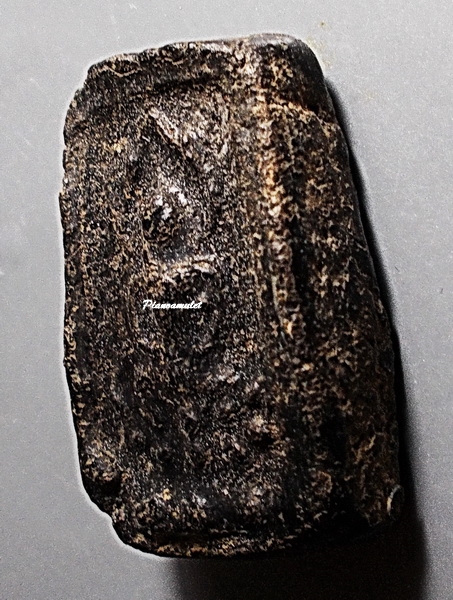 สมเด็จหลวงพ่ออินทร์เทวดา วัดไทรม้าใต้ นนทบุรี เนื้อดินผสมผงจุ่มรัก ปี 2440