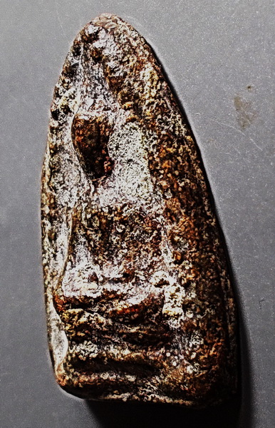 พระสรรค์นั่งไหล่ตรง ข้างเม็ด ชัยนาท