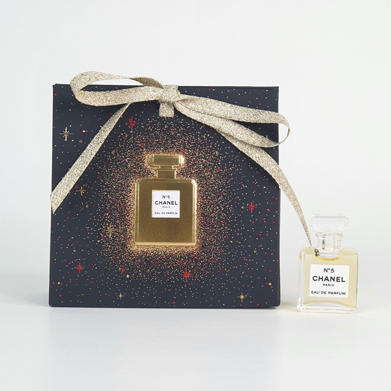 น้ำหอมจิ๋วมินิ Chanel No 5 EDP for Women 1.5ml แบบแต้มมีกล่อง ( Mini Perfume น้ำหอมขนาดพกพา) น้ำหอมจิ๋วมินิ ขวดน่ารัก ตั้งโชว์ก็สวย พกพาก็สะดวก หัวแต้มตามจุดชีพจร