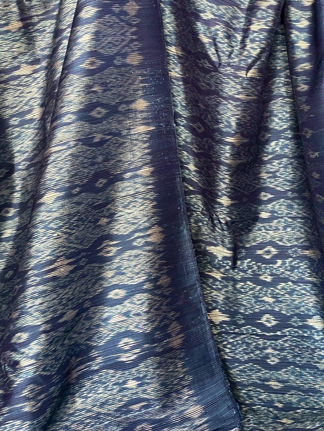 ผ้าไหมลายพิเศษ มัดหมี่ประยุกต์ ไหมแท้ สีน้ำเงินคราม เลือกตามขนาด รหัส MMFZ-116-1113681