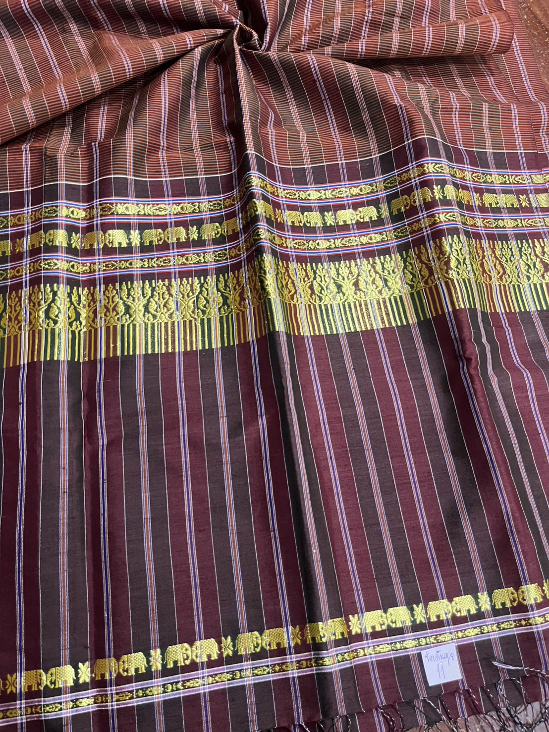 ผ้าขาวม้า ไหมแท้ ยกขิดดิ้นลายช้าง มีชายครุย ขนาด 65X200ซม. รหัส R4E-NY-11