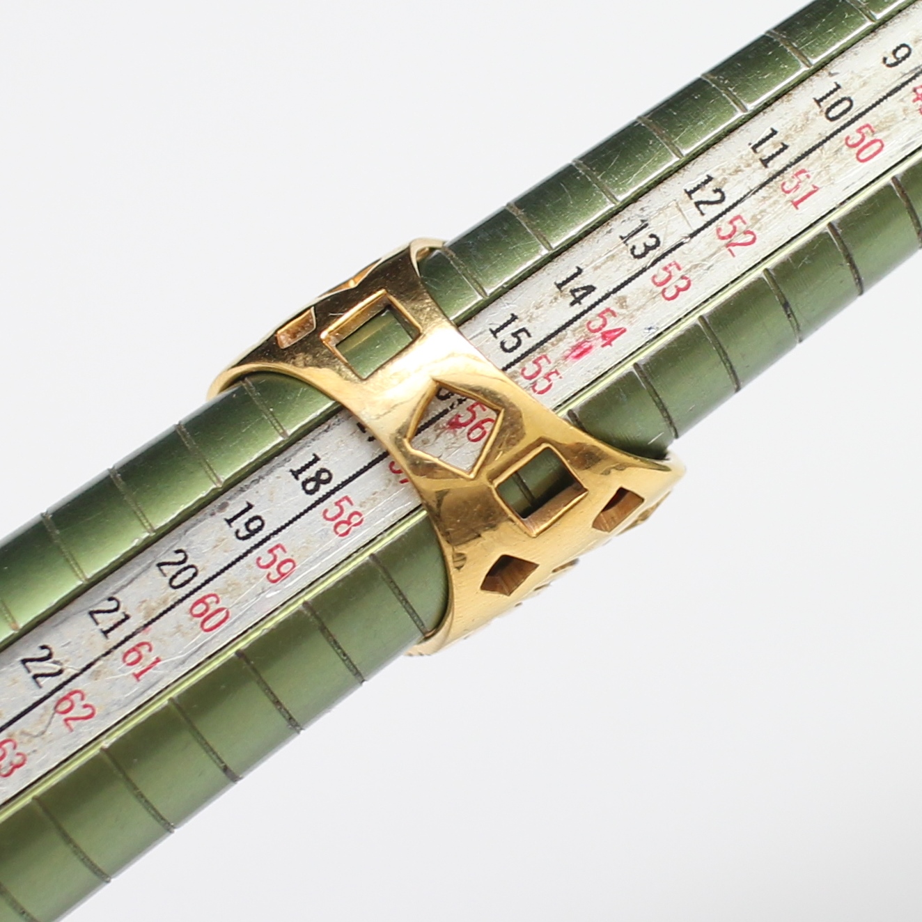 RG250087 แหวนนพเก้าไขว้ เพชรแท้ 124 เม็ด 1.99 กะรัต ทองแท้ 18k นน.รวม 10.17 รัม ขนาดแหวน 57