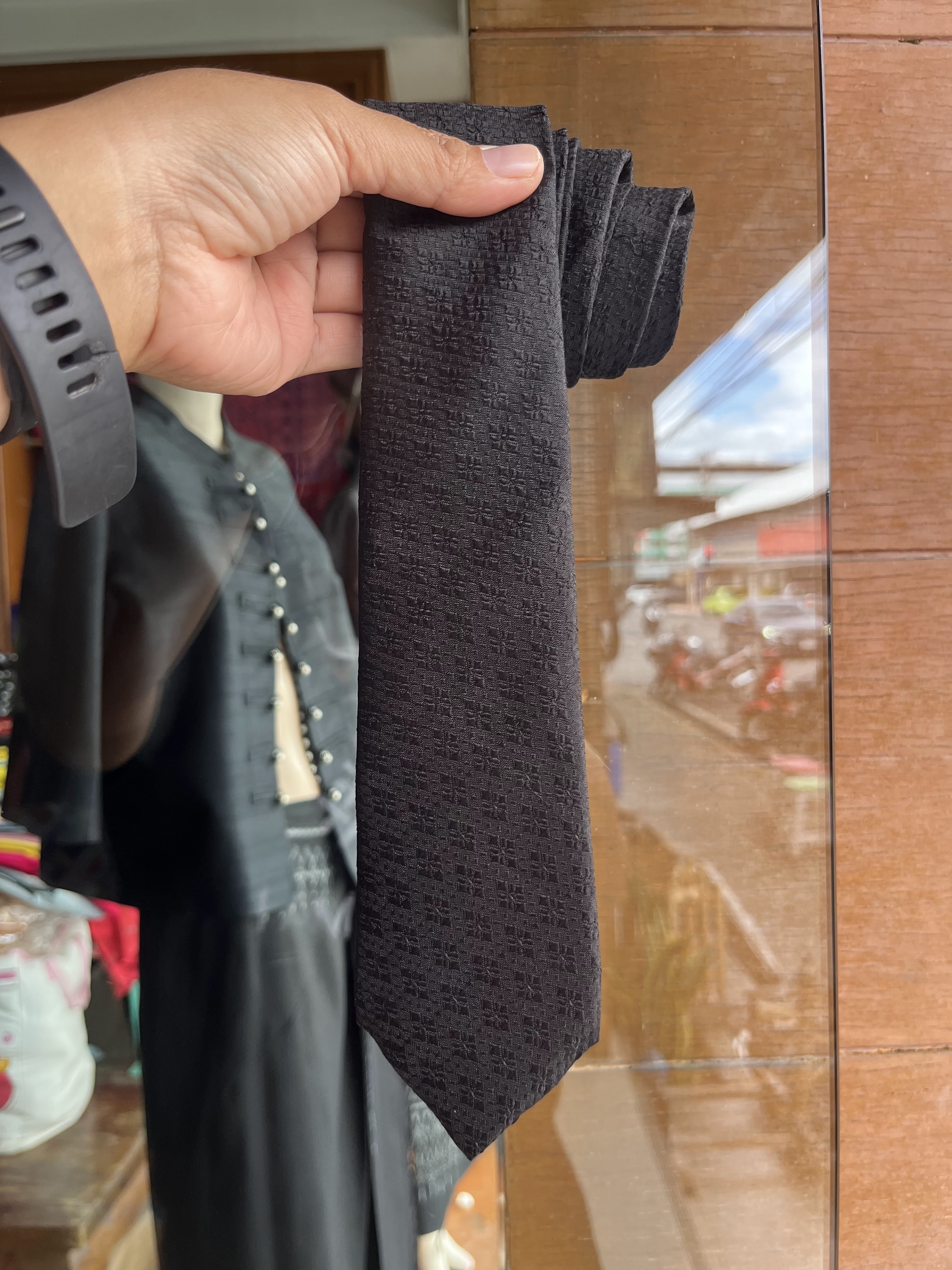 เนคไทผ้าไหมยกดอก ขนาดกว้าง 3 นิ้ว สีดำ รหัส NC-AA-NC-290