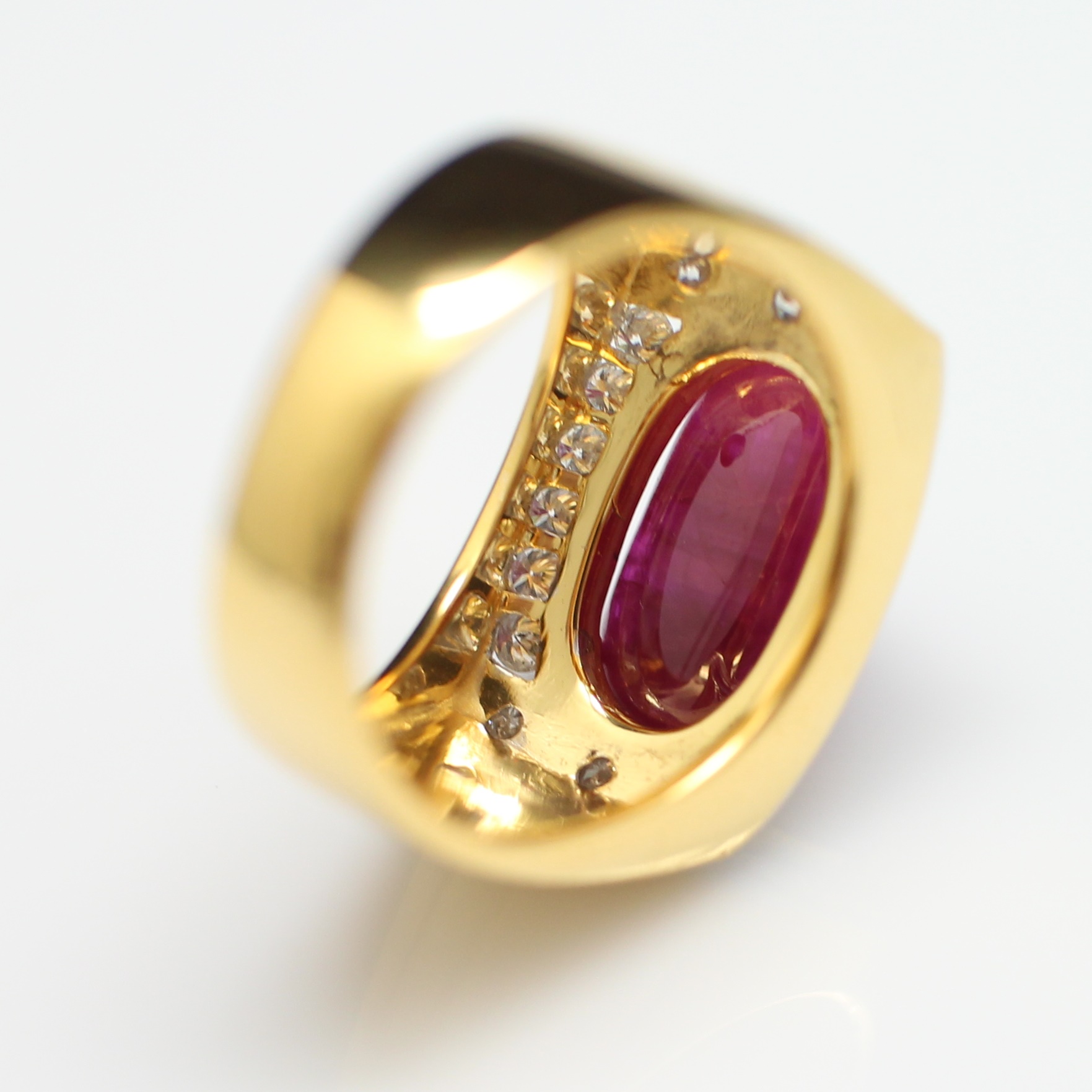 RG250149 แหวนทับทิมล้อมเพชร เพชรแท้ 18 เม็ด 0.75 กะรัต ทองแท้ 90% นน.รวม 11.1 กรัม ขนาดแหวน 55