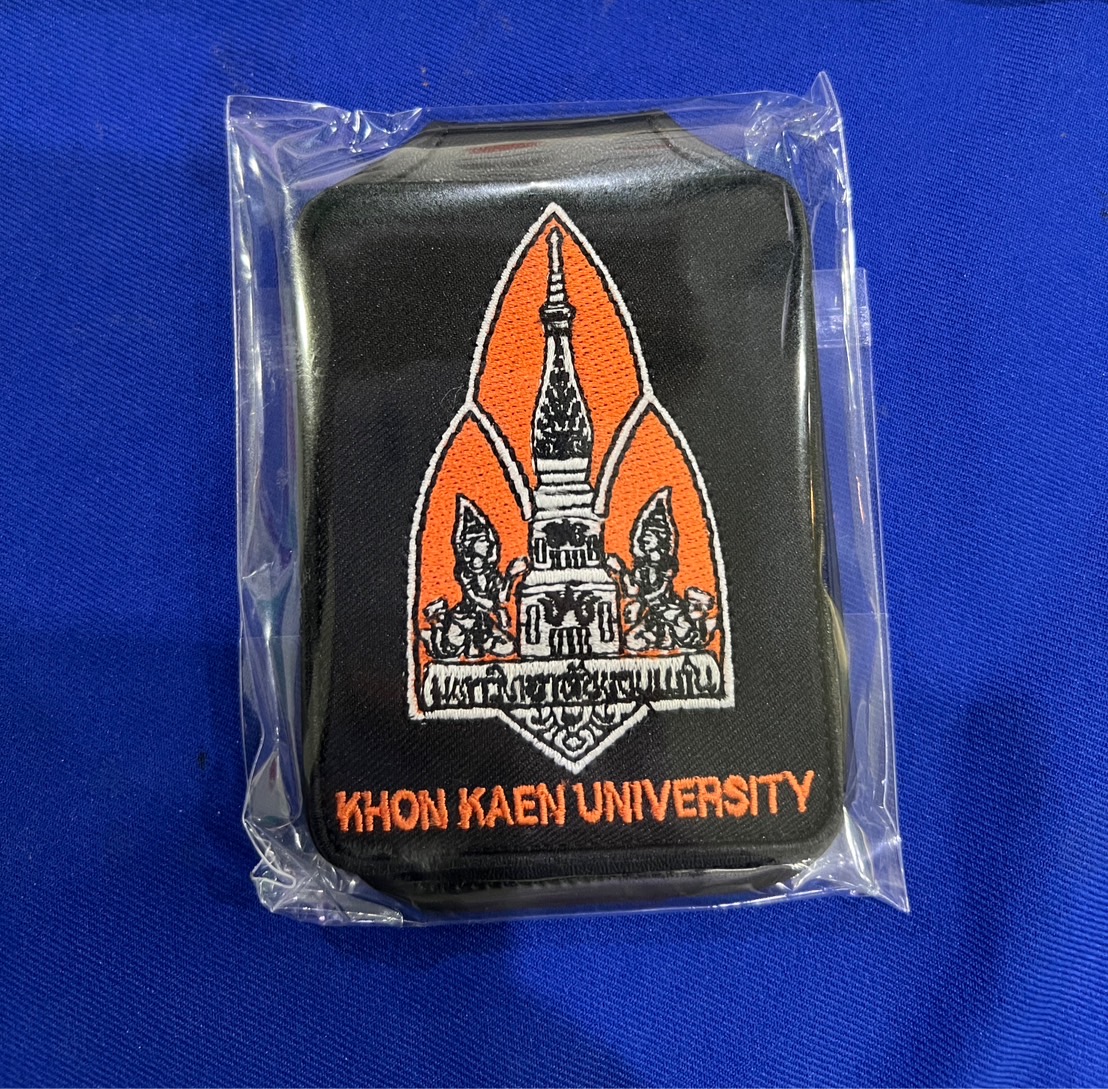 อาร์มแม่เหล็กติดเสื้อสูทตรา มข