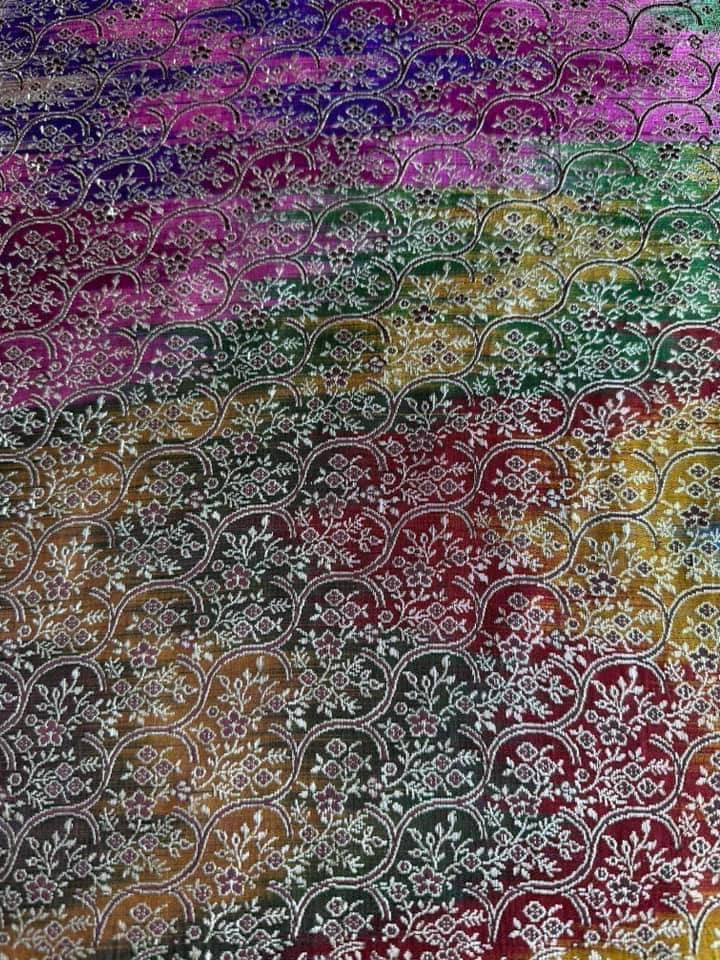 ซิ่น ผ้าปาโตล่า เส้นยืนไหมแท้ ขนาด 114x220ซม. สีคละสี รหัส N9-SIL-GN2