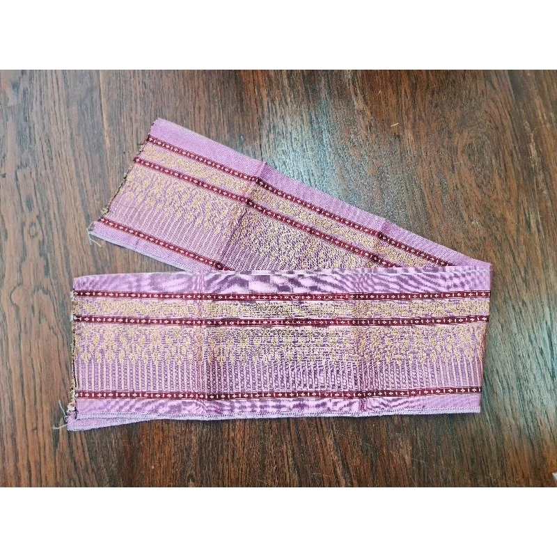 ตีนต่วยไหมแท้อมือยกดิ้นทอง ขนาด 7.5นิ้วx2เมตร สีชมพู รหัส WN-119-05076818