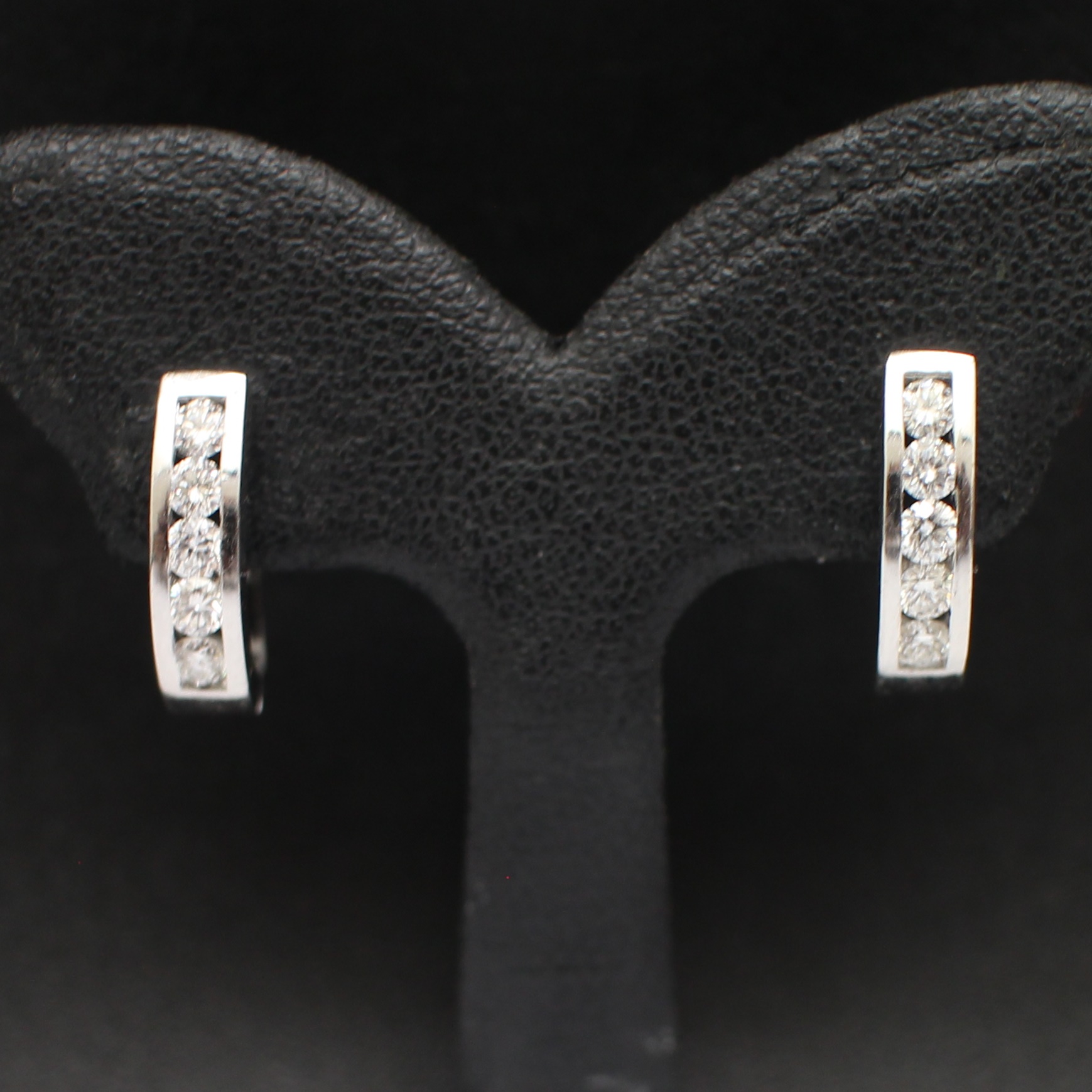 ER25271 ต่างหูเพชรแถวห่วง เพชรแท้ 10 เม็ด 0.50 กะรัต ทองแท้ 18k นน.รวม 3.4 กรัม