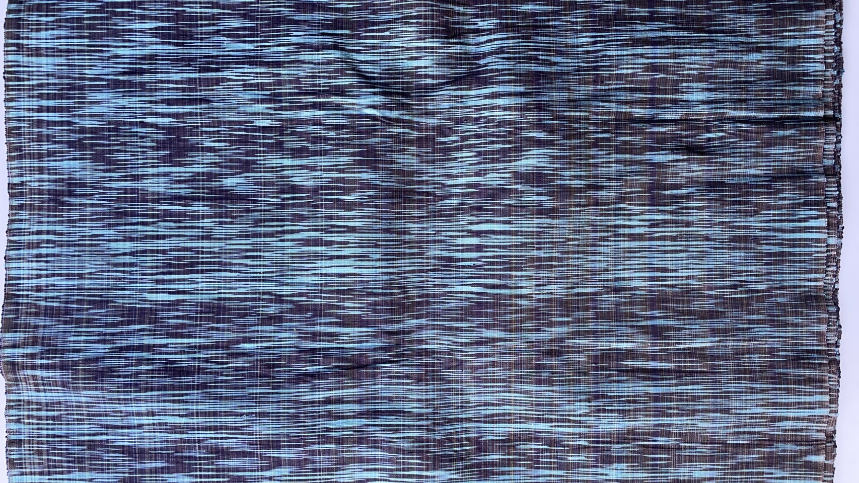 ผ้าไหมลายพิเศษ มัดหมี่เนื้อหนา ไหมแท้ ลายพร่างพรม เครือริ้ว สีน้ำเงิน ตัดขายเป็นเมตร รหัส MMFZ-NY-SKU-39394