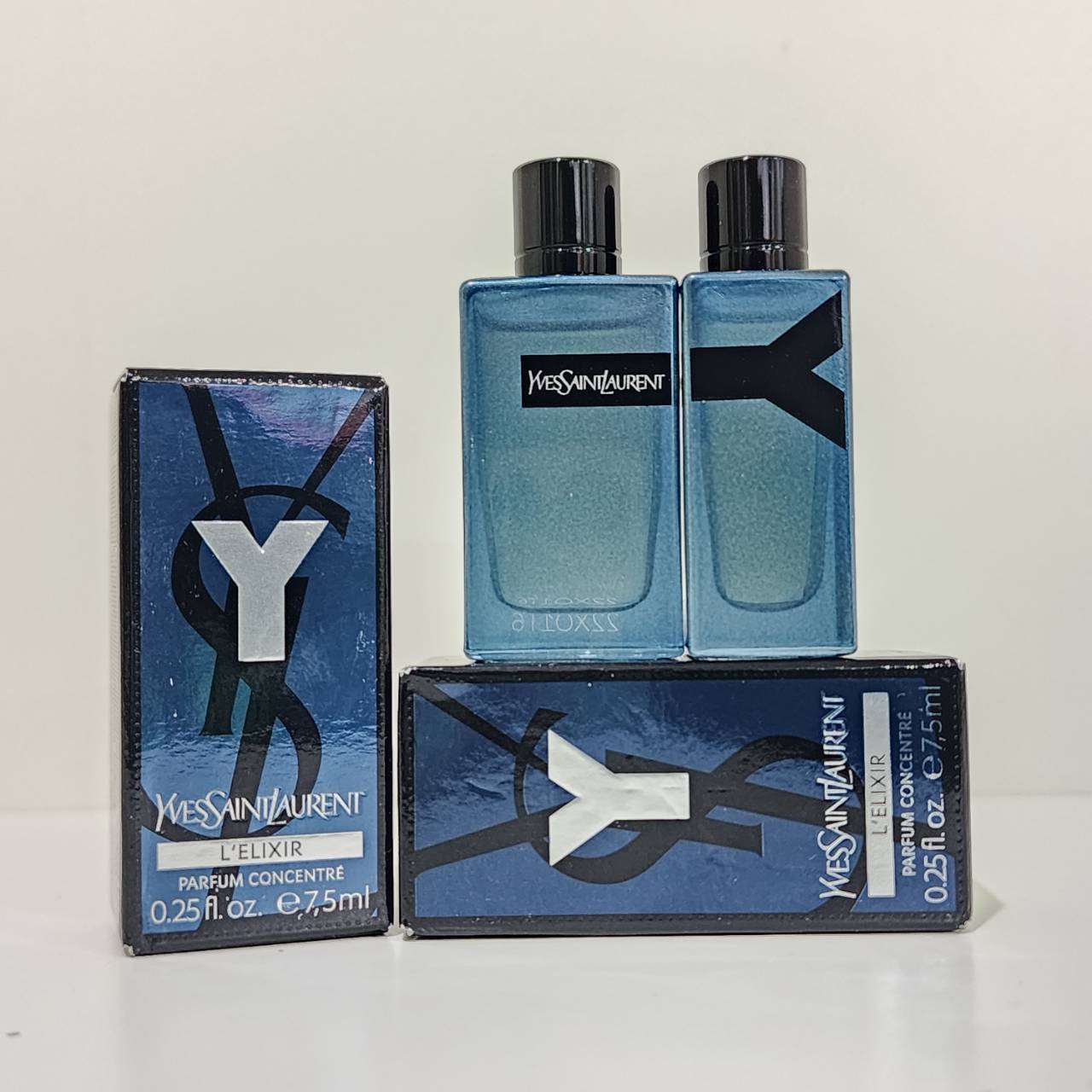 น้ำหอมจิ๋วมินิ YSL Y L'Elixir Parfum 7.5ml แบบแต้มมีกล่อง ( Mini Perfume น้ำหอมขนาดพกพา) น้ำหอมจิ๋วมินิ ขวดน่ารัก ตั้งโชว์ก็สวย พกพาก็สะดวก หัวแต้มตามจุดชีพจร