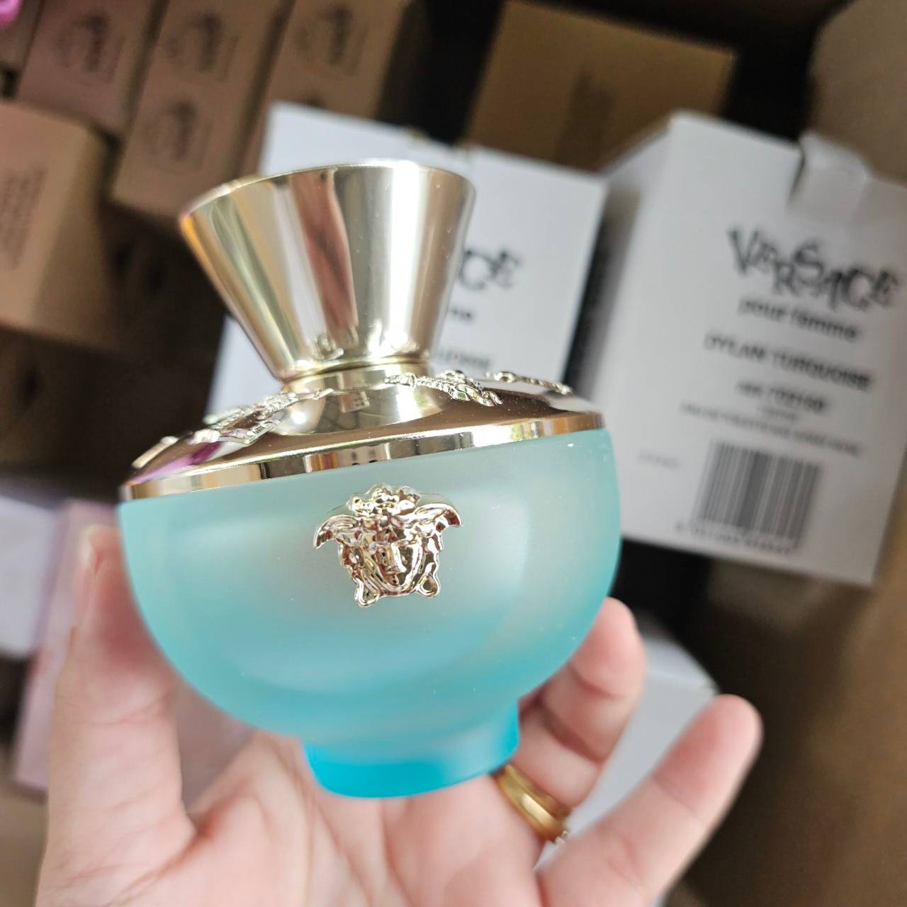 น้ำหอมแท้ Versace Dylan Turquoise Eau De Toilette 100ml กล่องเทสเตอร์