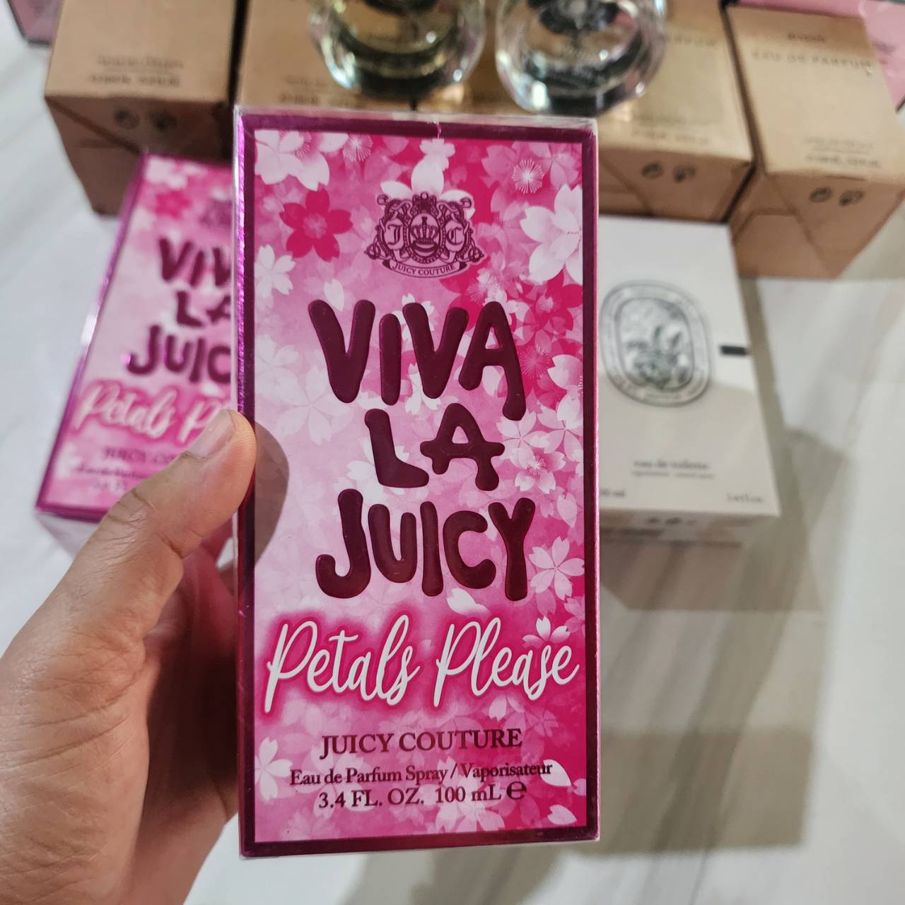 น้ำหอม Juicy Couture Viva La Juicy Petals Please 100ml กล่องซีล กล่องบุบ
