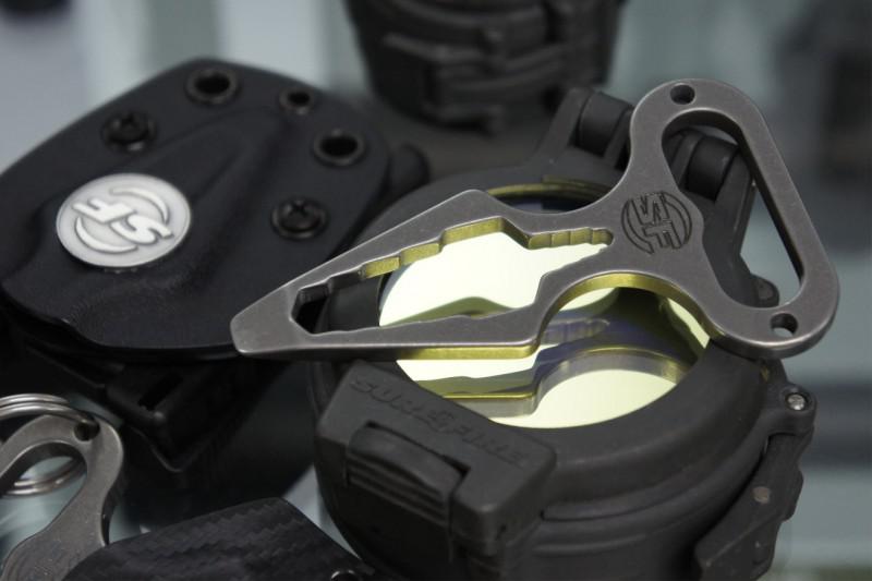 อุปกรณ์พกพา surefire style