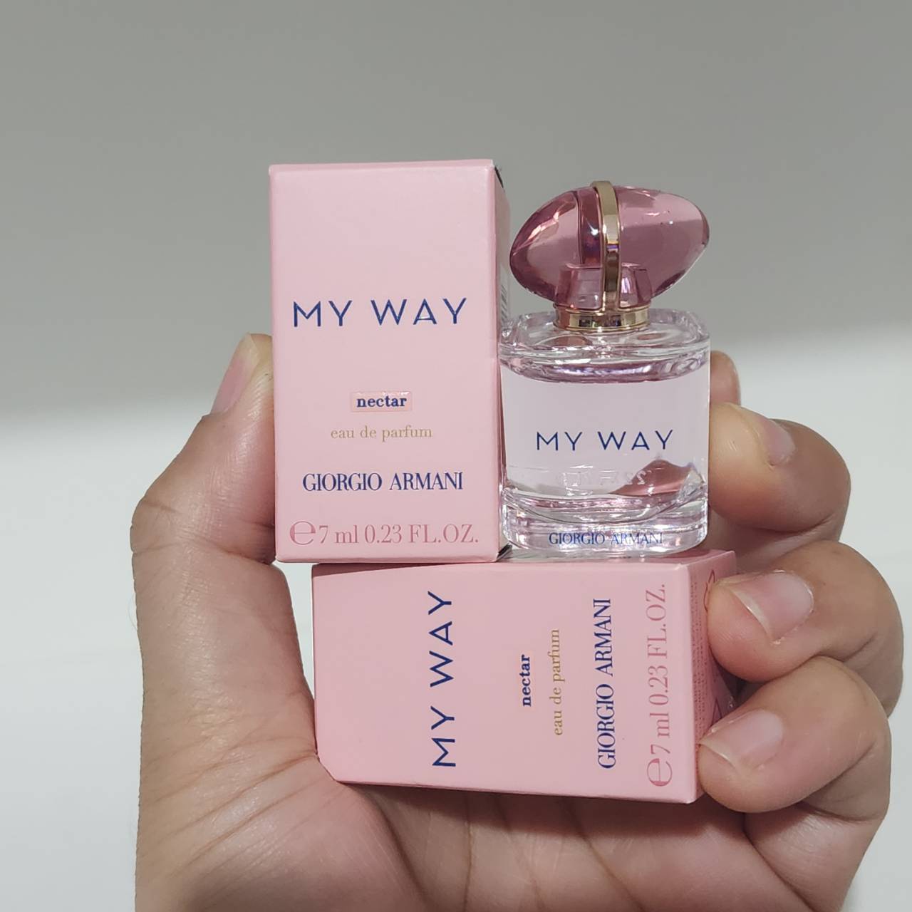 น้ำหอมจิ๋วมินิ Giorgio Armani My Way Nectar EDP 7ml แบบแต้มมีกล่อง ( Mini Perfume น้ำหอมขนาดพกพา) น้ำหอมจิ๋วมินิ ขวดน่ารัก ตั้งโชว์ก็สวย พกพาก็สะดวก หัวแต้มตามจุดชีพจร
