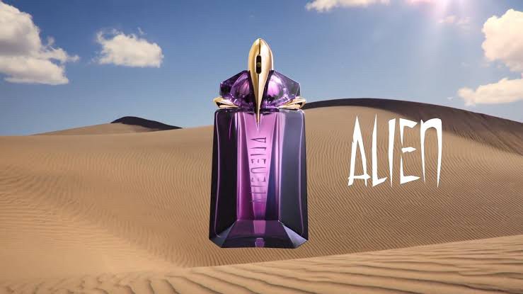 น้ำหอมจิ๋วมินิ Thierry Mugler Alien EAU DE PARFUM Set เซ็ตมินิมาใหม่ 6ML + Body Lotion 30ML แบบแต้มมีกล่องกล่องไม่สวย