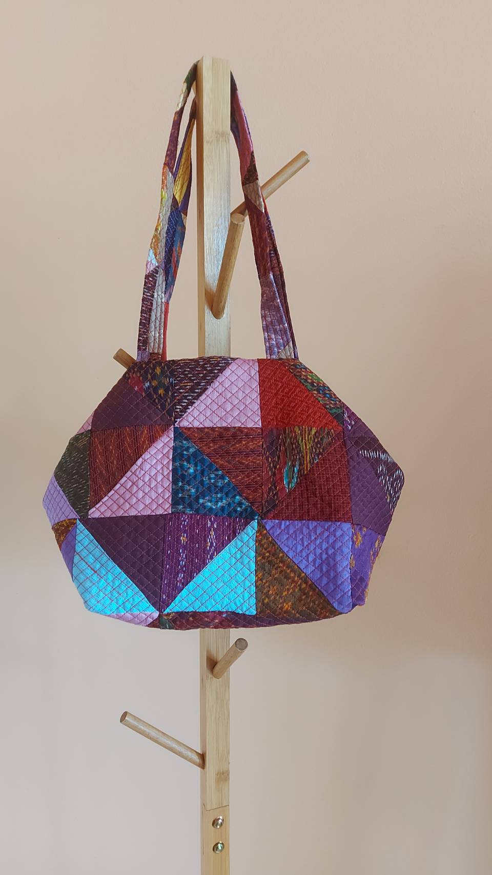 กระเป๋าถือ ผ้าไหมแท้ พรีออเดอร์ 14 วัน ต่อลาย คละสี คละลาย รหัส GLA-26-10106711