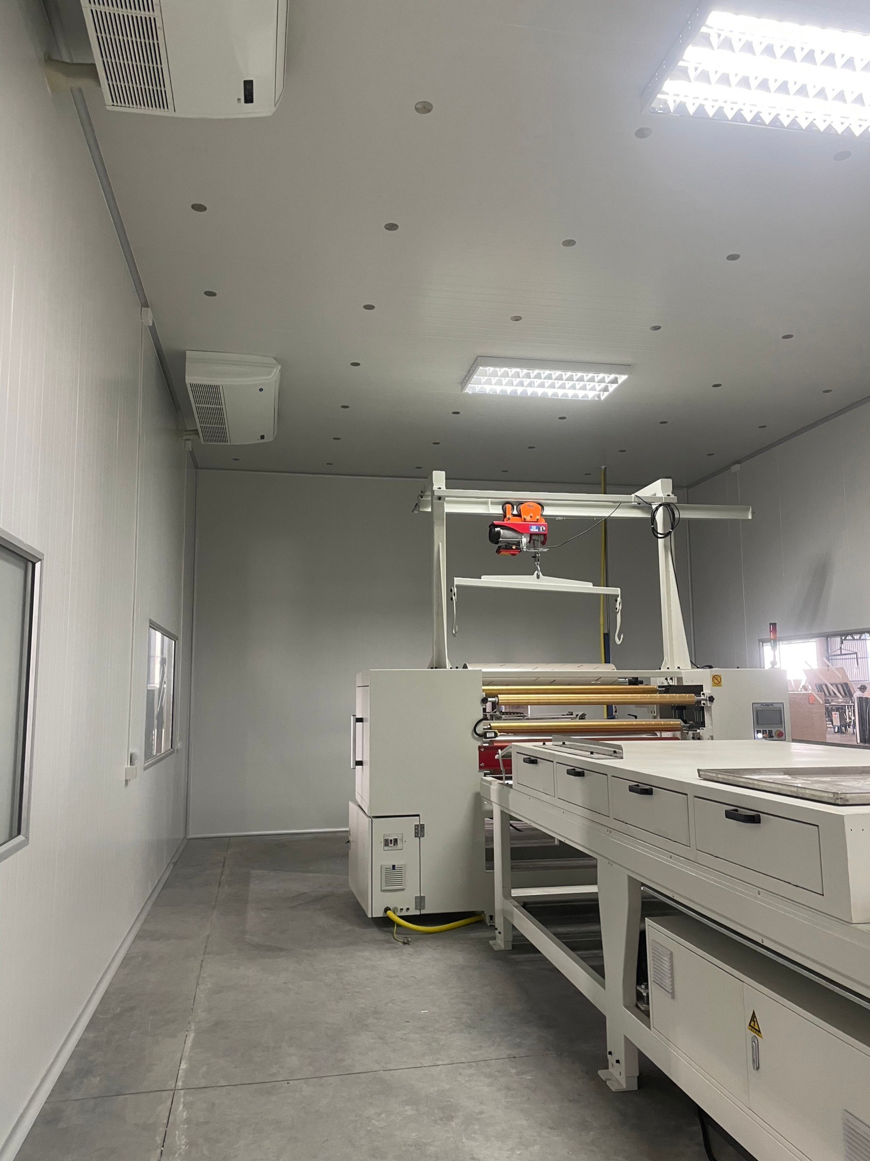 งานกั้นห้องให้เครื่องจักร กั้นห้องในโรงงาน กั้นห้องในโกดัง ระยอง