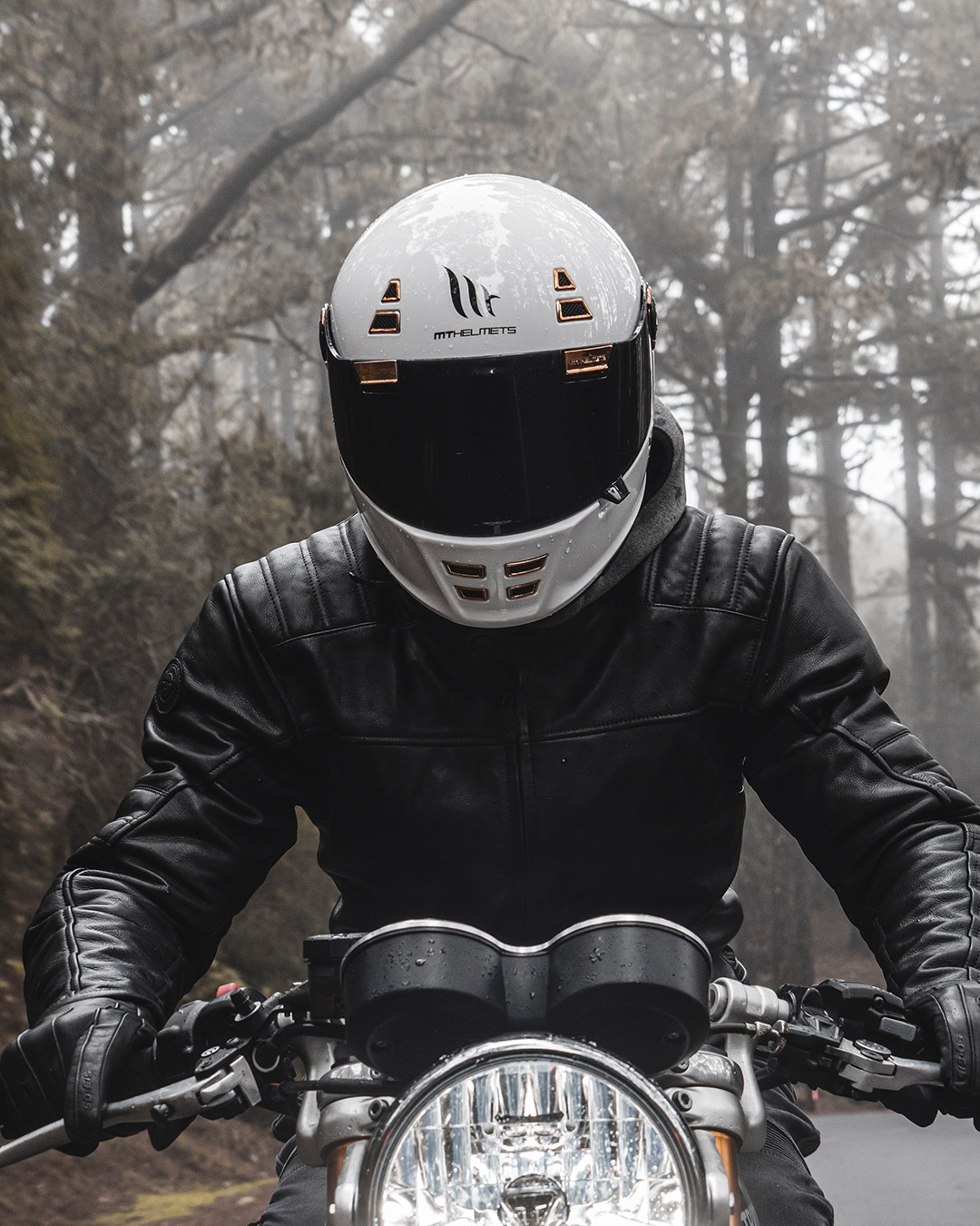 MT HELMETS - รุ่น JARAMA (ECE 22.06) Solid Gloss White สีขาว