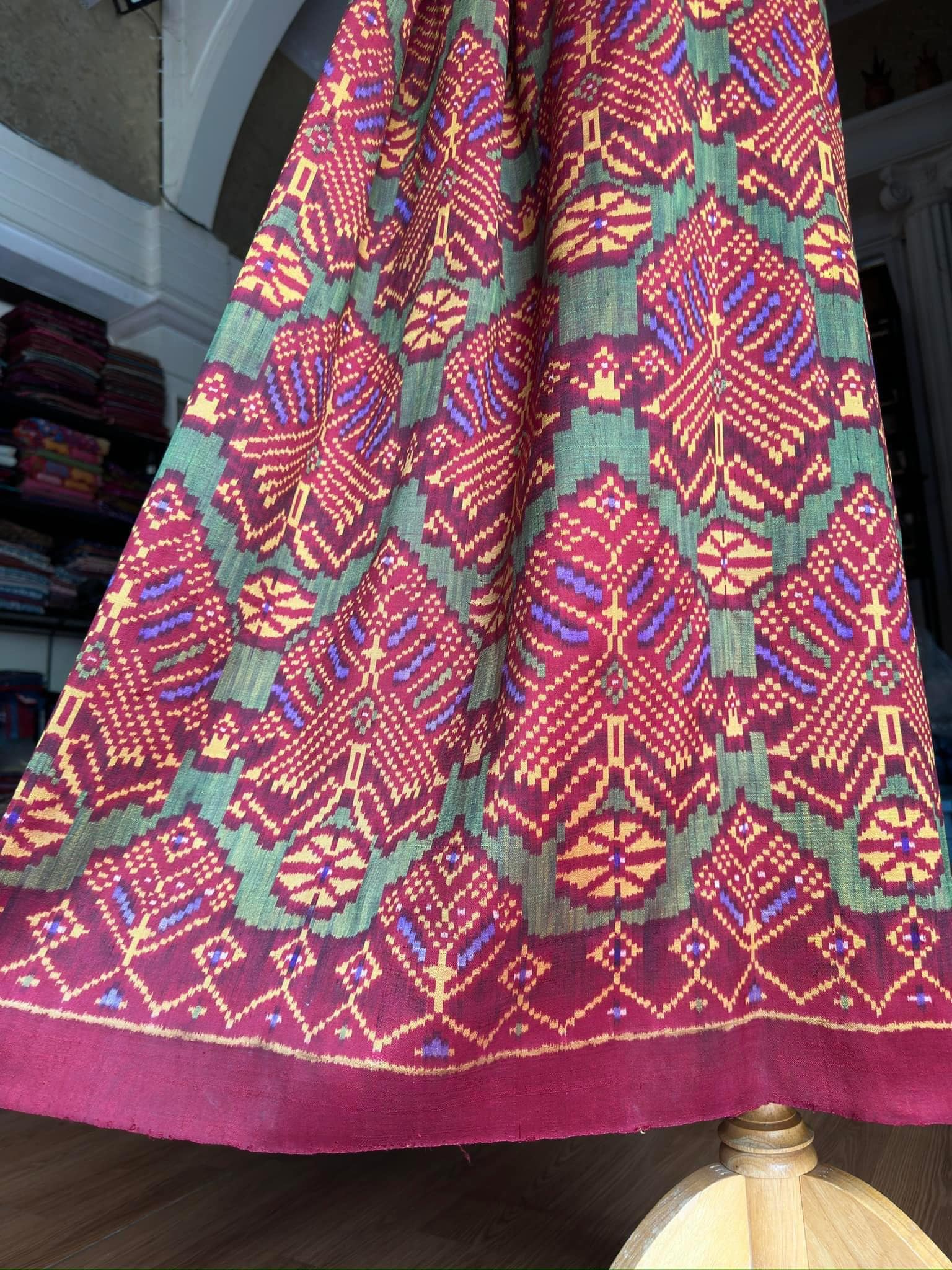 ซิ่น ไหมมัดหมี่รุ่นพิเศษ งานทอ 3ตะกอ ขนาด 116x150ซม สีม่วง รหัส N9-SIL-JA8