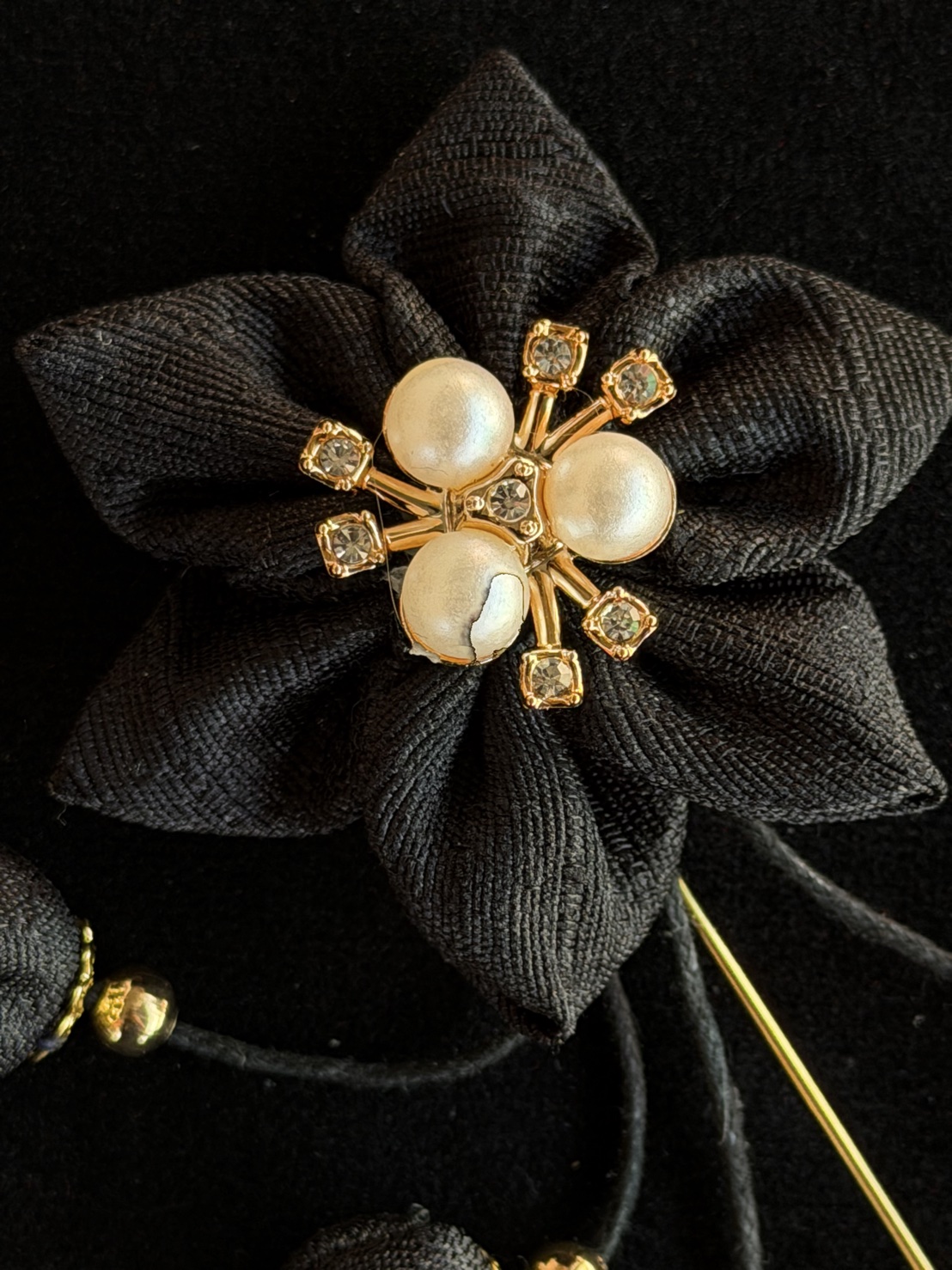 เข็มกลัดดอกมะลิ พวงระย้า ผ้าไหมแท้ (กลัดหน้าอก) GF-ME-1126684