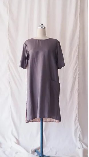 ชุดผ้าไหมตัดสำเร็จ เสื้อตัวยาว รอบอก 38 นิ้ว เฉดสีม่วงอมเทา รหัส WR-SKU102153