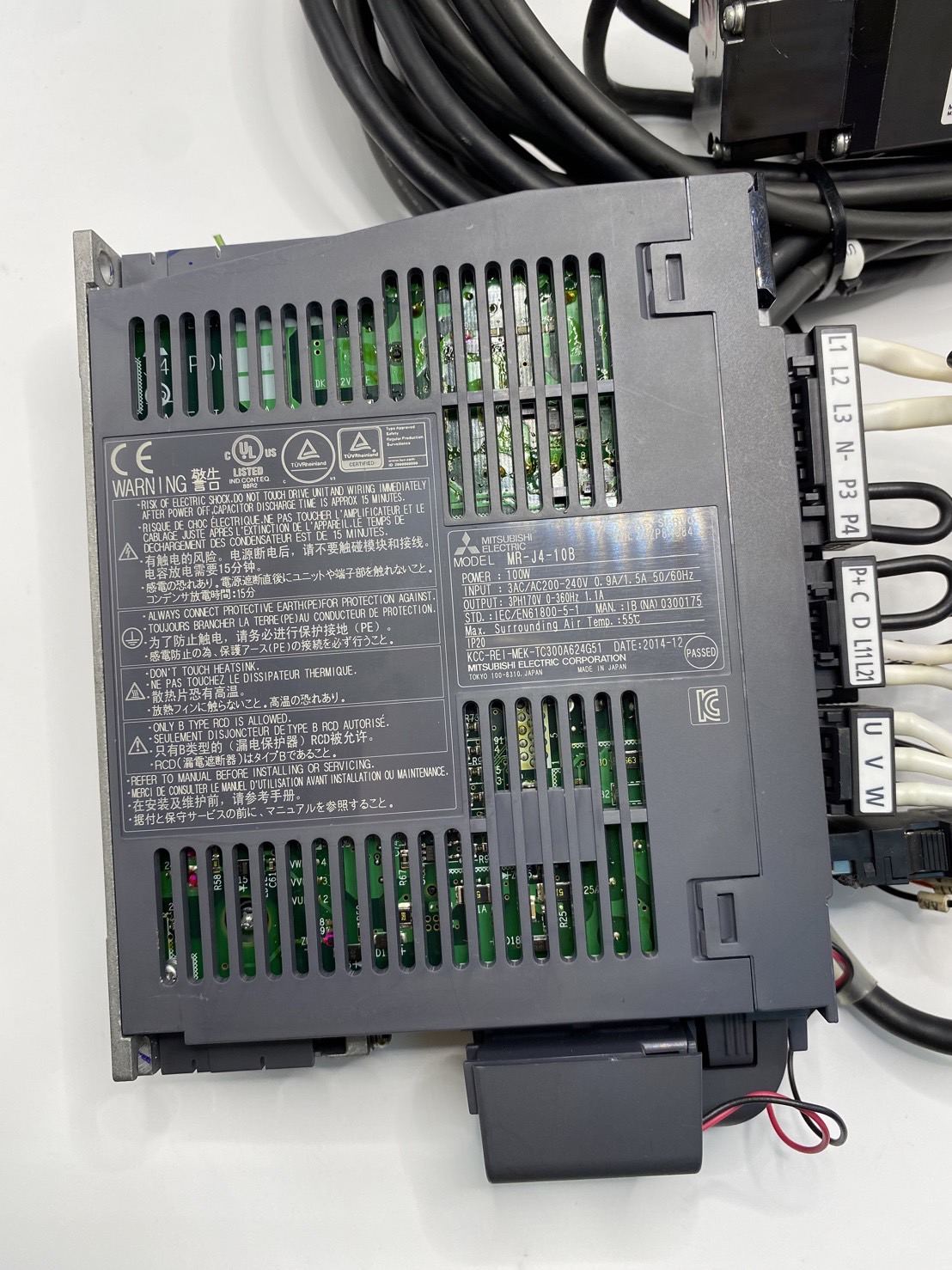 Servo Motor พร้อม Driver ยี่ห้อ Mitsubishi รุ่น MR-J4-10B / HG-KR13G5 (100W) มือสอง