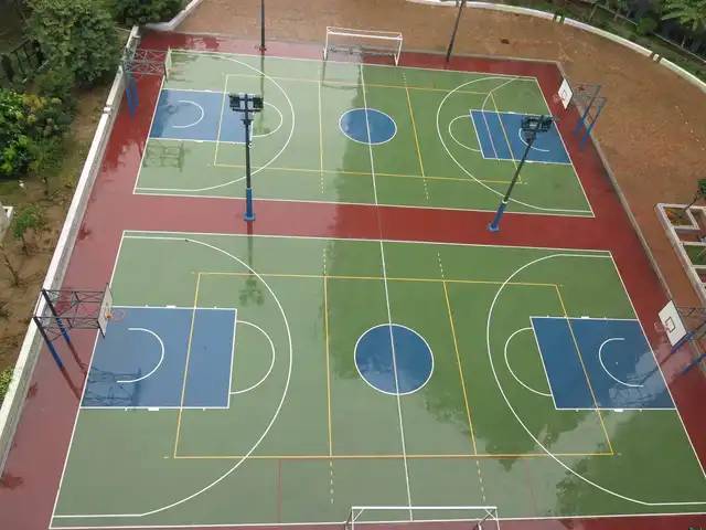 พื้นสนามกีฬา สีโพลียูรีเทน Polyurethane พื้นสนามฟุตซอล ตะกร้อบาสเกตบอล เทนนิส แบดมินตัน เทเบิลเทนนิส หนา7mm ราคา 2,800บาท