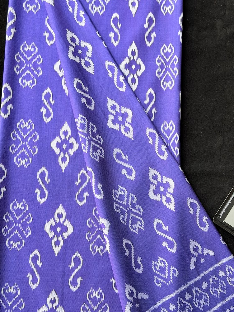 ซิ่น ผ้าไหมมัดหมี่ 3ตะกอ ขนาด 1x2 เมตร ลายดอกรักราชกัญญา สีน้ำเงิน รหัส PCS-NY-11226815