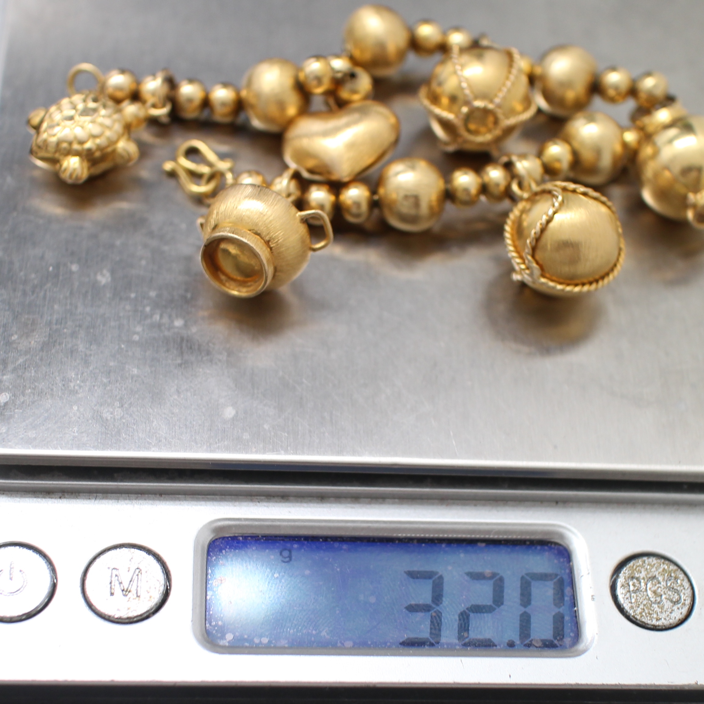 BL25042 สร้อยข้อมือตุ้งติ้ง เต่า หัวใจ หม้อ ทองแท้ 90% นน.รวม 32 กรัม ยาว 17.5 ซม. งานสวย สภาพดี