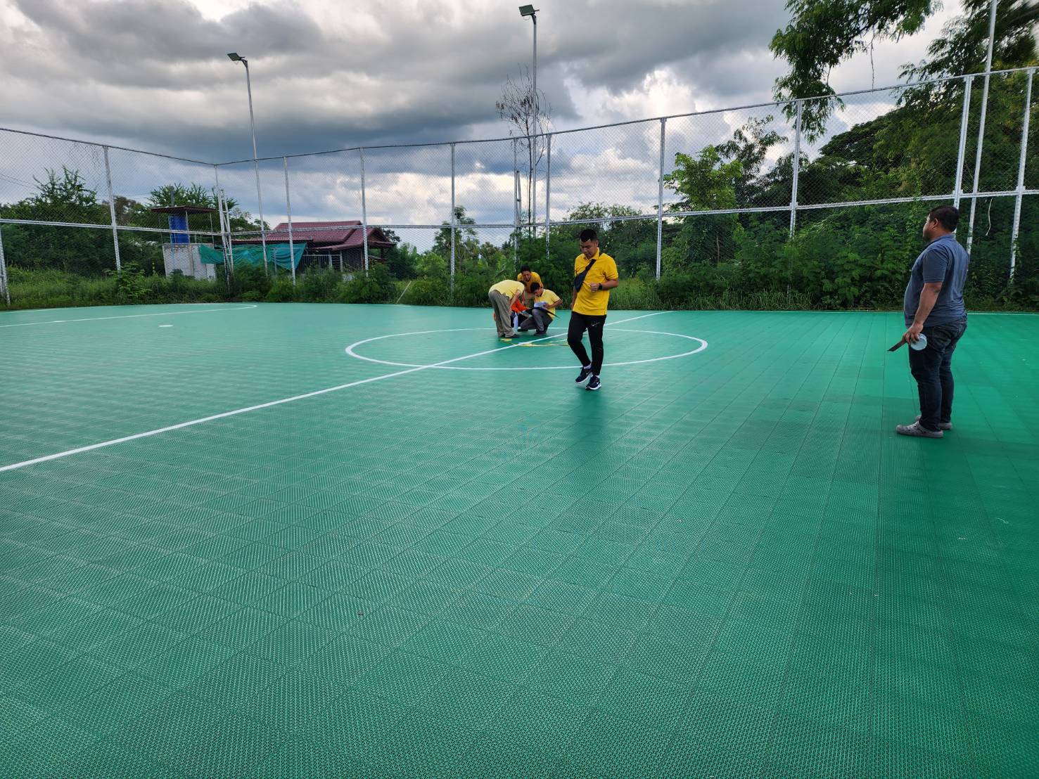 พื้นสนามบาส ไวนิลpvc ใช้ในร่ม รับแรงกระแทกได้ดี