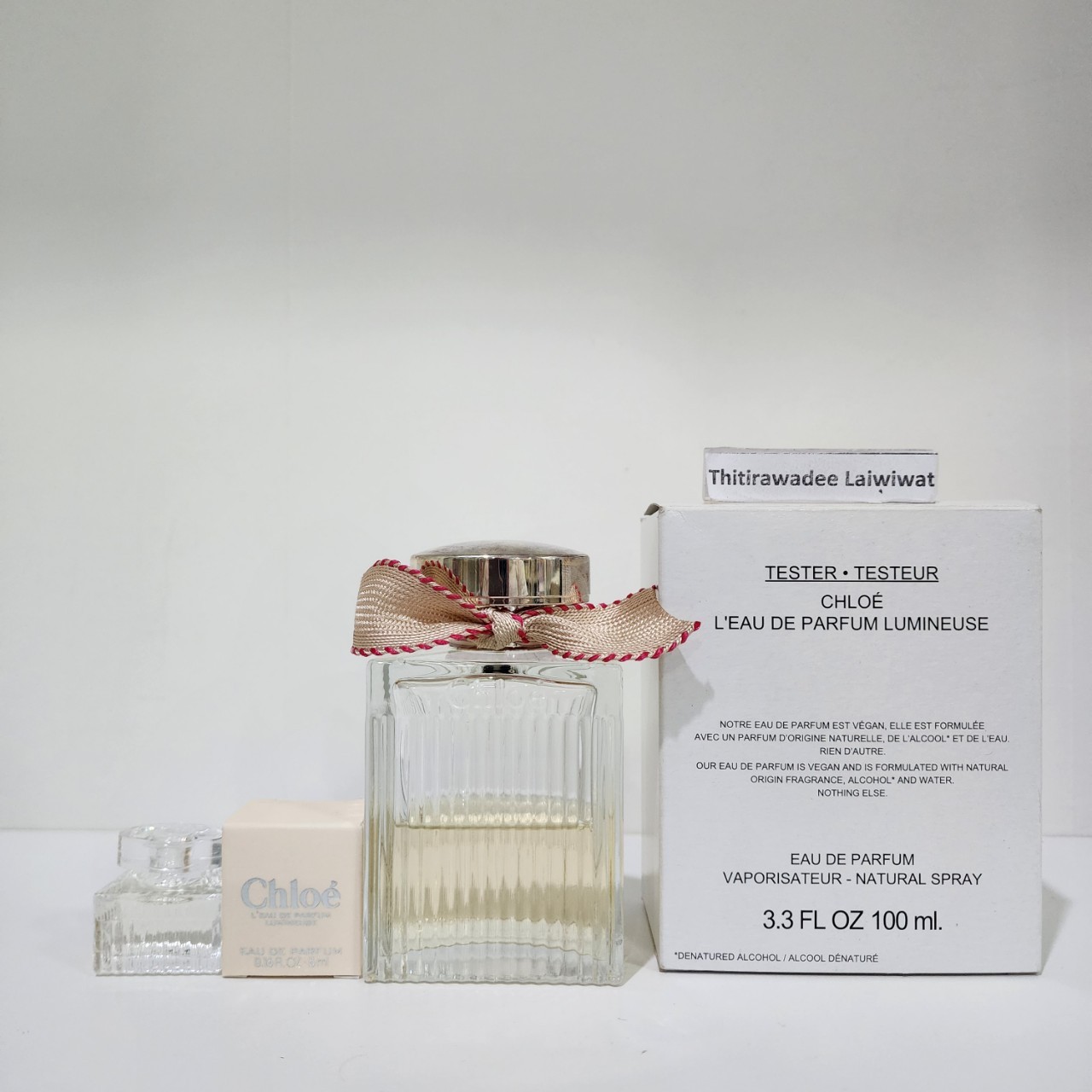 น้ำหอมจิ๋วมินิ Chloe Signature L'Eau de Parfum Lumineuse 5ml แบบแต้มมีกล่อง ( Mini Perfume น้ำหอมขนาดพกพา) น้ำหอมจิ๋วมินิ ขวดน่ารัก ตั้งโชว์ก็สวย พกพาก็สะดวก หัวแต้มตามจุดชีพจร