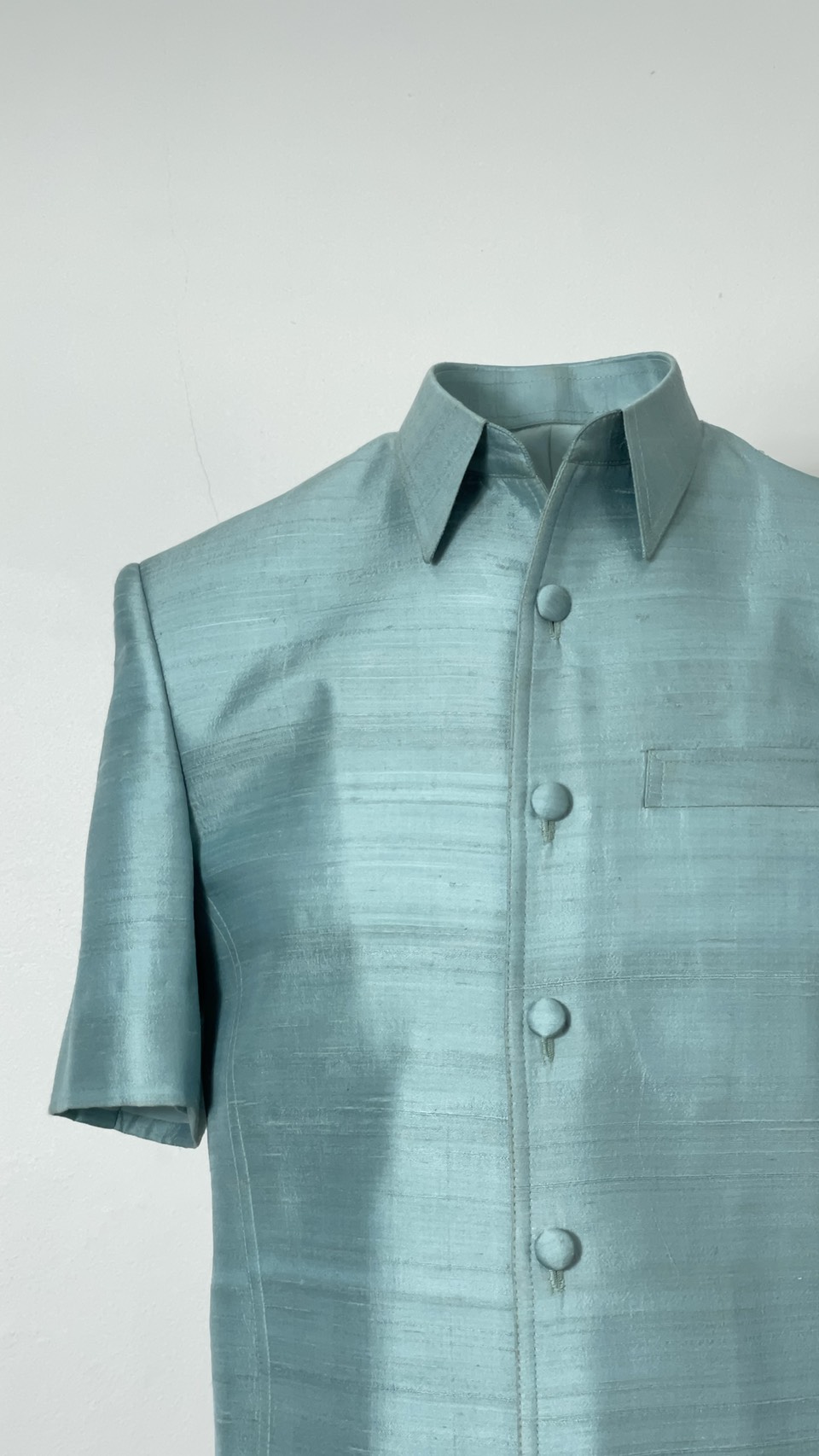 เสื้อสูทซาฟารี แขนสั้น ไหมสีพื้นเนื้อหยาบ | ตัดเย็บตามรูปร่าง | เลือกสีผ้า ส่งไซส์ได้