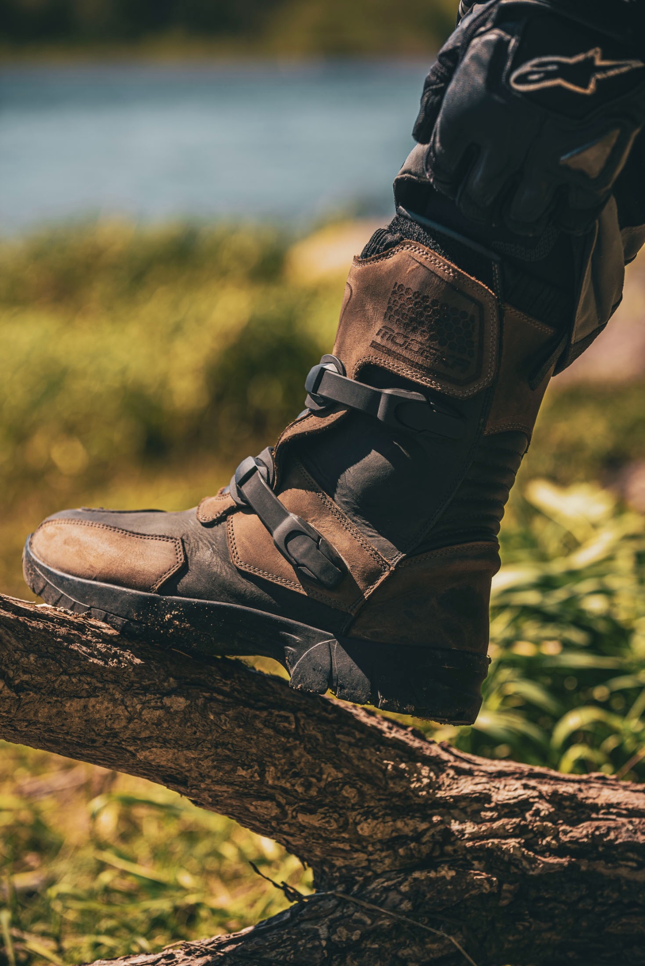 รองเท้าการ์ด ผู้ชาย สไตล์ทั่วร์ริ่ง #Modeka Motorcycle Boots รุ่น TARIKO