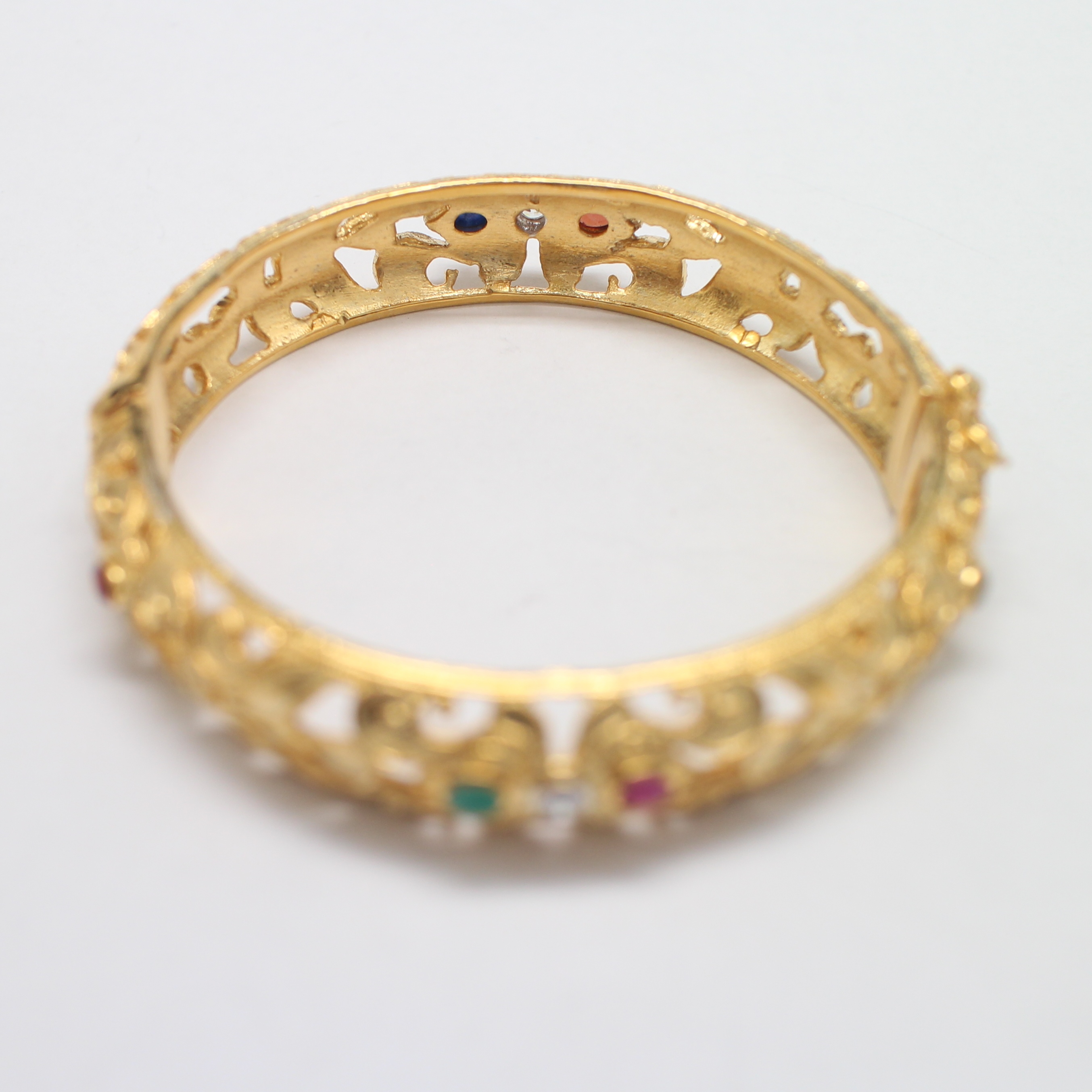 SI264 กำไลลนพเก้าฉลุลายวงเล็ก เงินแท้ชุบทอง นน. 32.3 กรัม เส้นผ่านศูนย์กลาง 5.6 ซม.