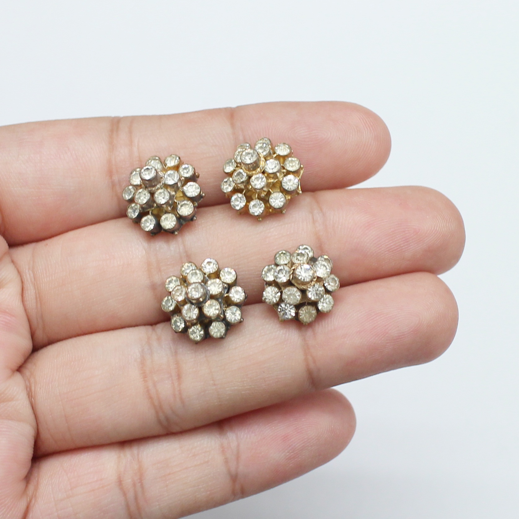 SI226 กระดุมเงินพลอยขาว 4 เม็ด เงินแท้ นน. 6.3 กรัม