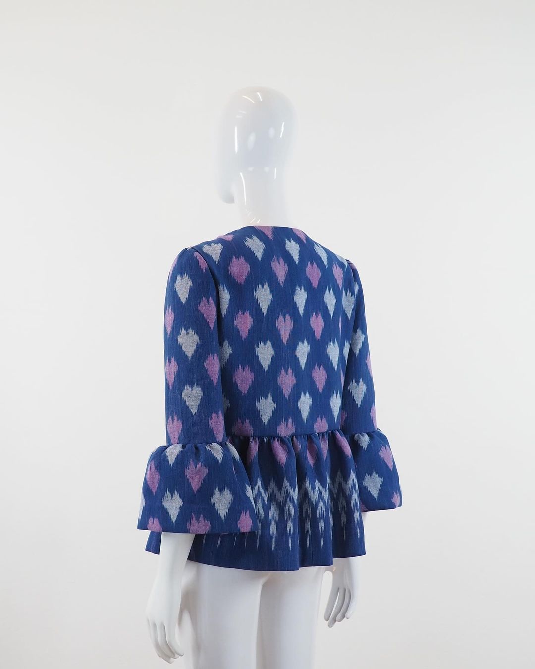 แบบตัด เสื้อผ้าไหม (ไม่รวมผ้า) ตามแบบ รหัส CUT-51-03246716