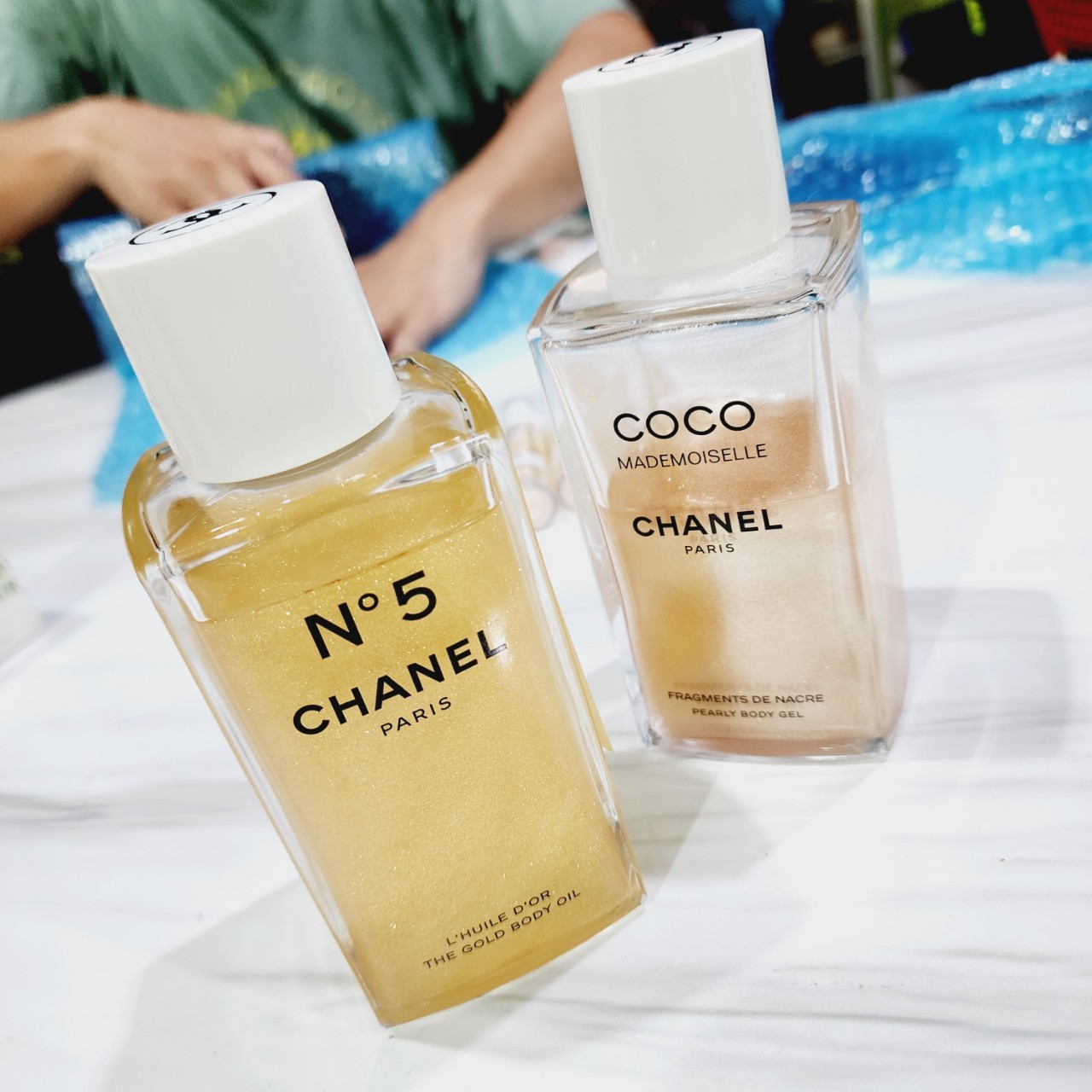 น้ำหอมแท้แบ่งขาย CHANEL N°5 GOLD BODY OIL ออยล์บำรุงผิวกายผสมชิมเมอร์สีทอง 💦แบ่ง 💕Travel Size แบบทดลอง