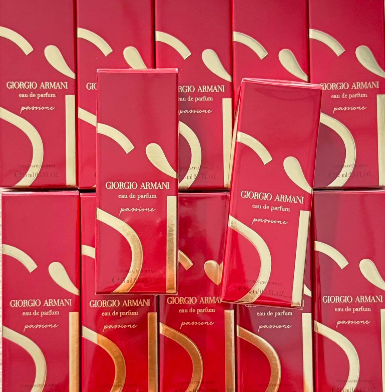 น้ำหอมจิ๋วมินิ Giorgio Armani Si Passione eau de parfum for woman 15ml แบบสเปรย์แพ็คใหม่ 2025 ( Mini Perfume น้ำหอมขนาดพกพา) น้ำหอมจิ๋วมินิแบบทดลองแบบสเปรย์ พกพาก็สะดวกใช้ฉีดตามจุดชีพจร