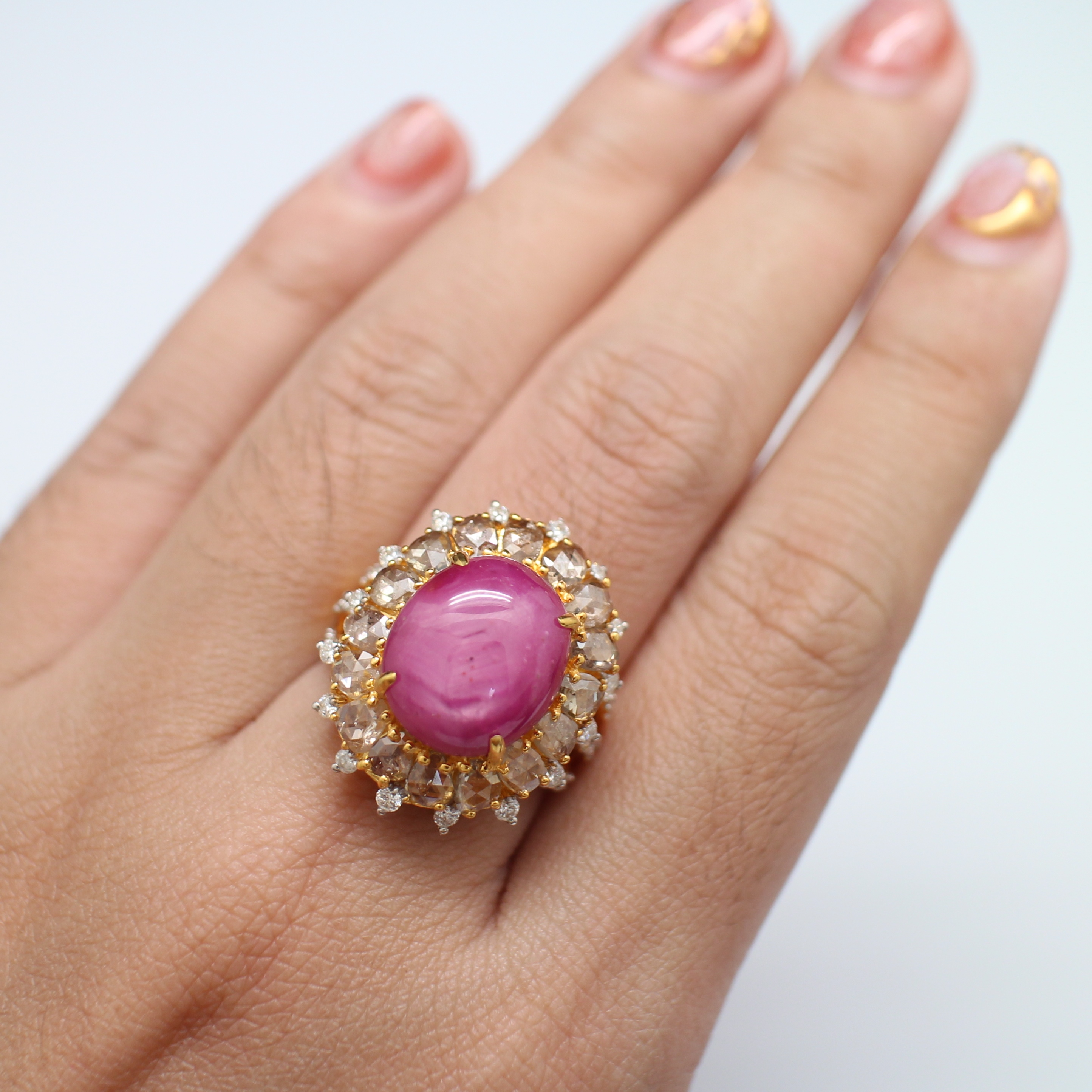 RG250097 แหวนทับทิมล้อมเพชรซีกลูกโลก เพชรแท้ 0.54 กะรัต เพชรซีกลูกโลก 2.02 กะรัต ทับทิม 12 กะรัต ทองแท้ 90% นน.รวม 11.5 กรัม ขนาดแหวน 56